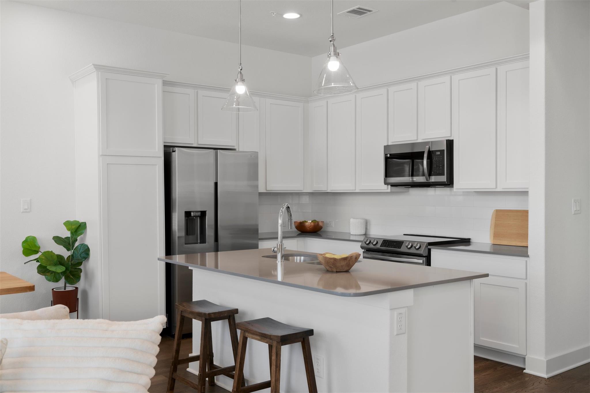 2050 Lohmans Spur Rd # 2203, Lakeway, TX 78734