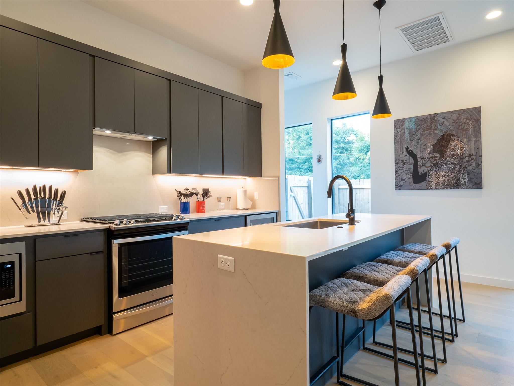 1811 Willow St # A, Austin, TX 78702