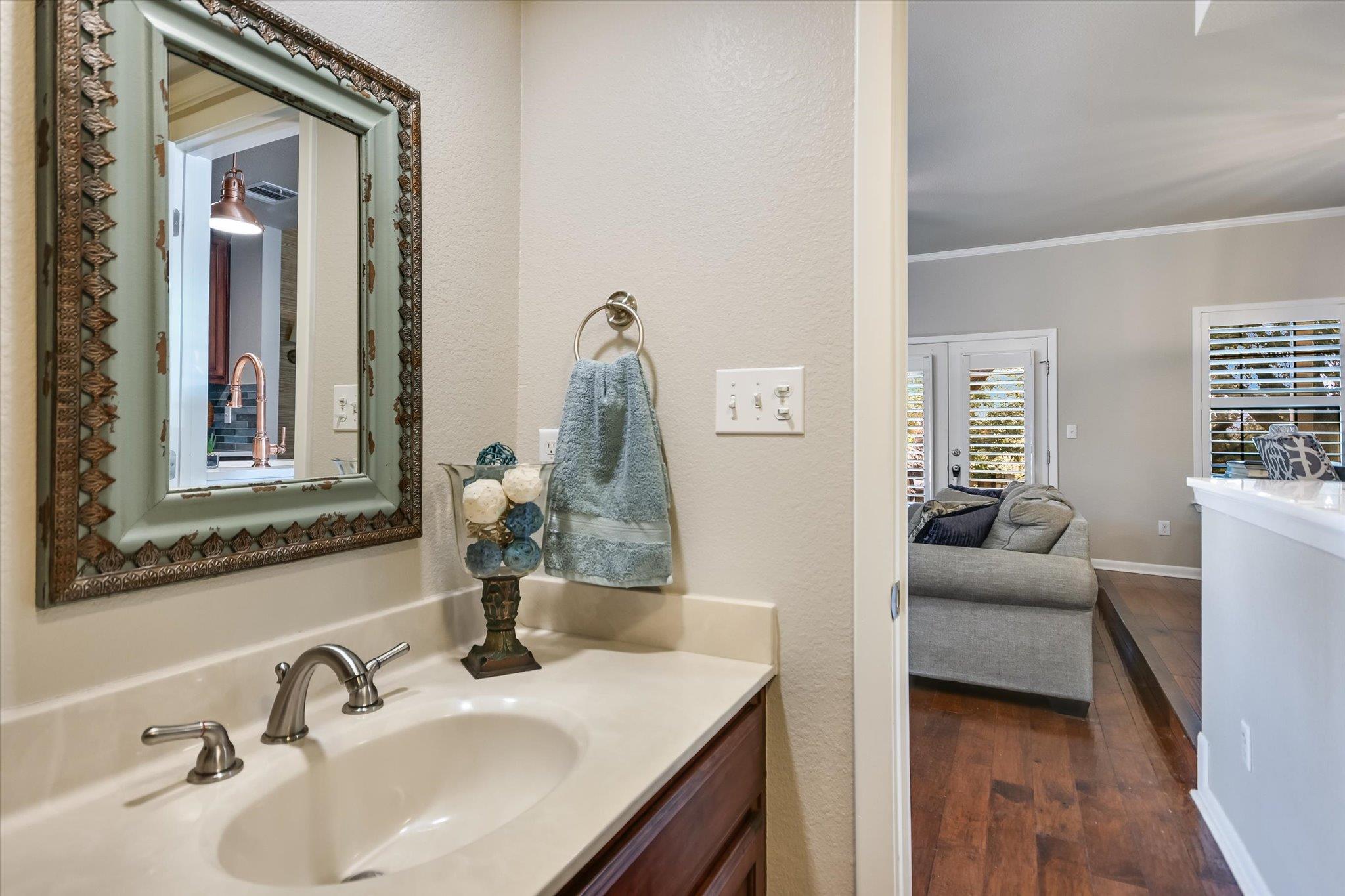 2201 Lakeway Blvd # 20, Lakeway, TX 78734