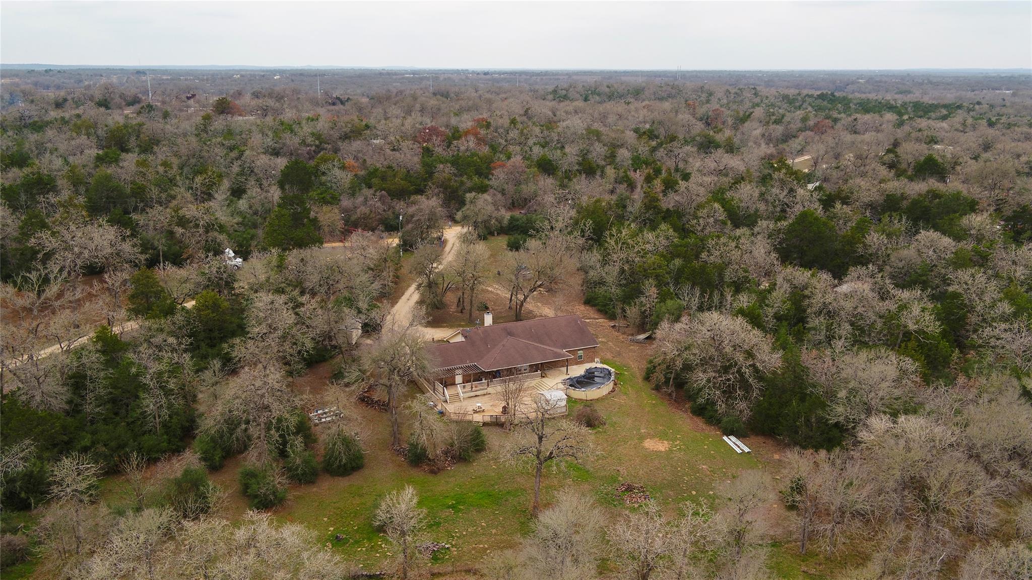 191 Clydesdale Dr, Dale, TX 78616