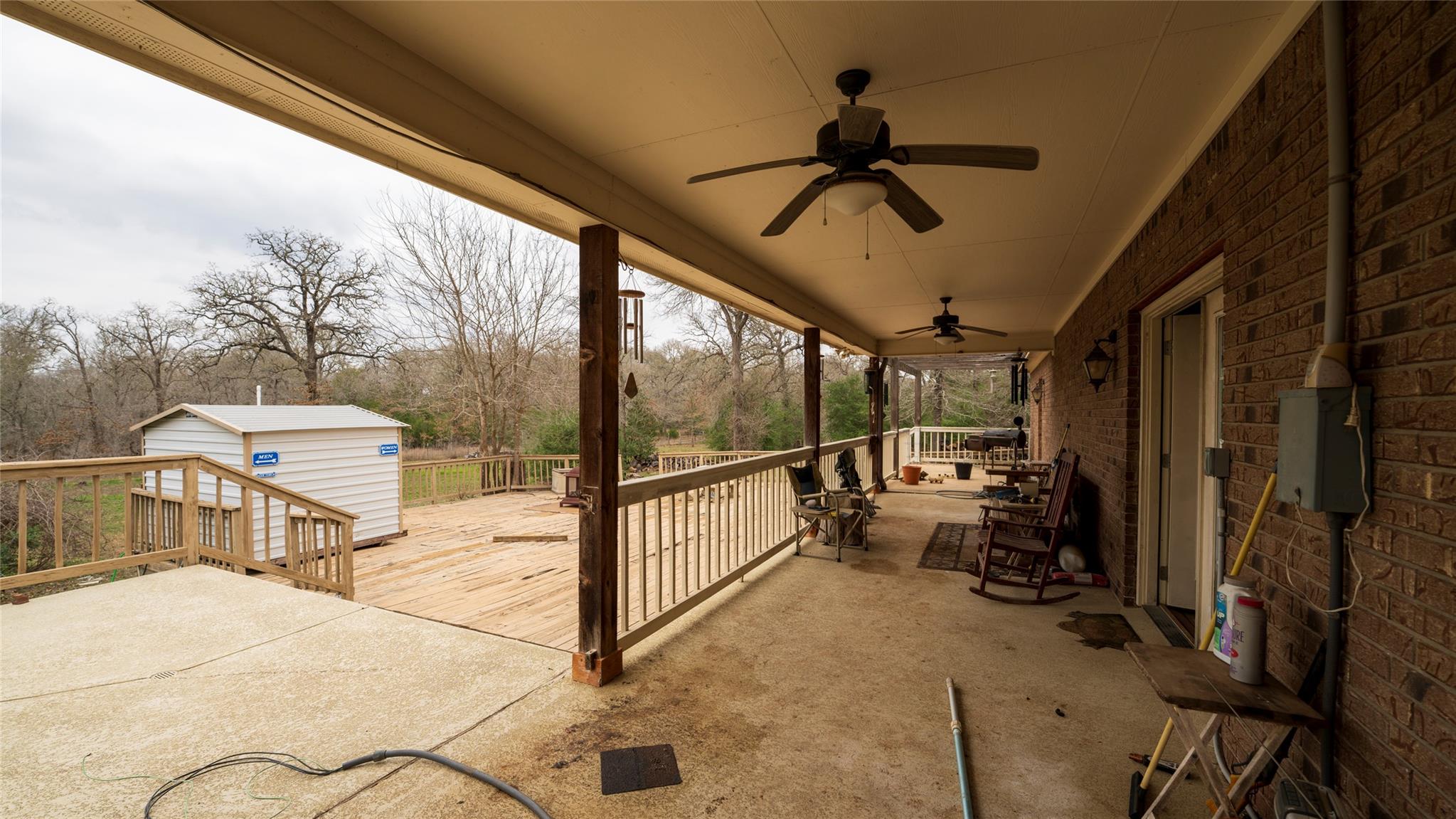191 Clydesdale Dr, Dale, TX 78616