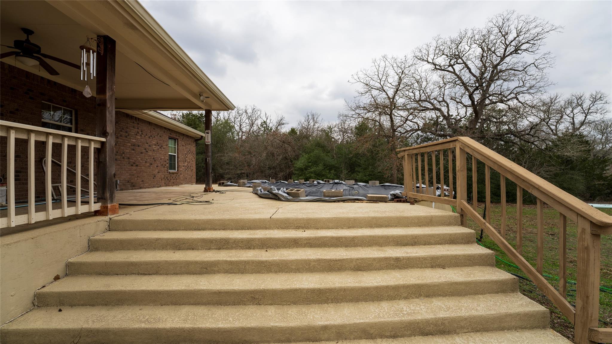 191 Clydesdale Dr, Dale, TX 78616