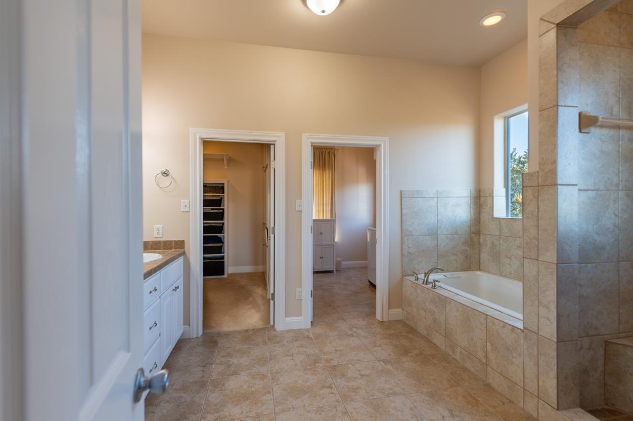 3506 Parliament Cv, Lago Vista, TX 78645