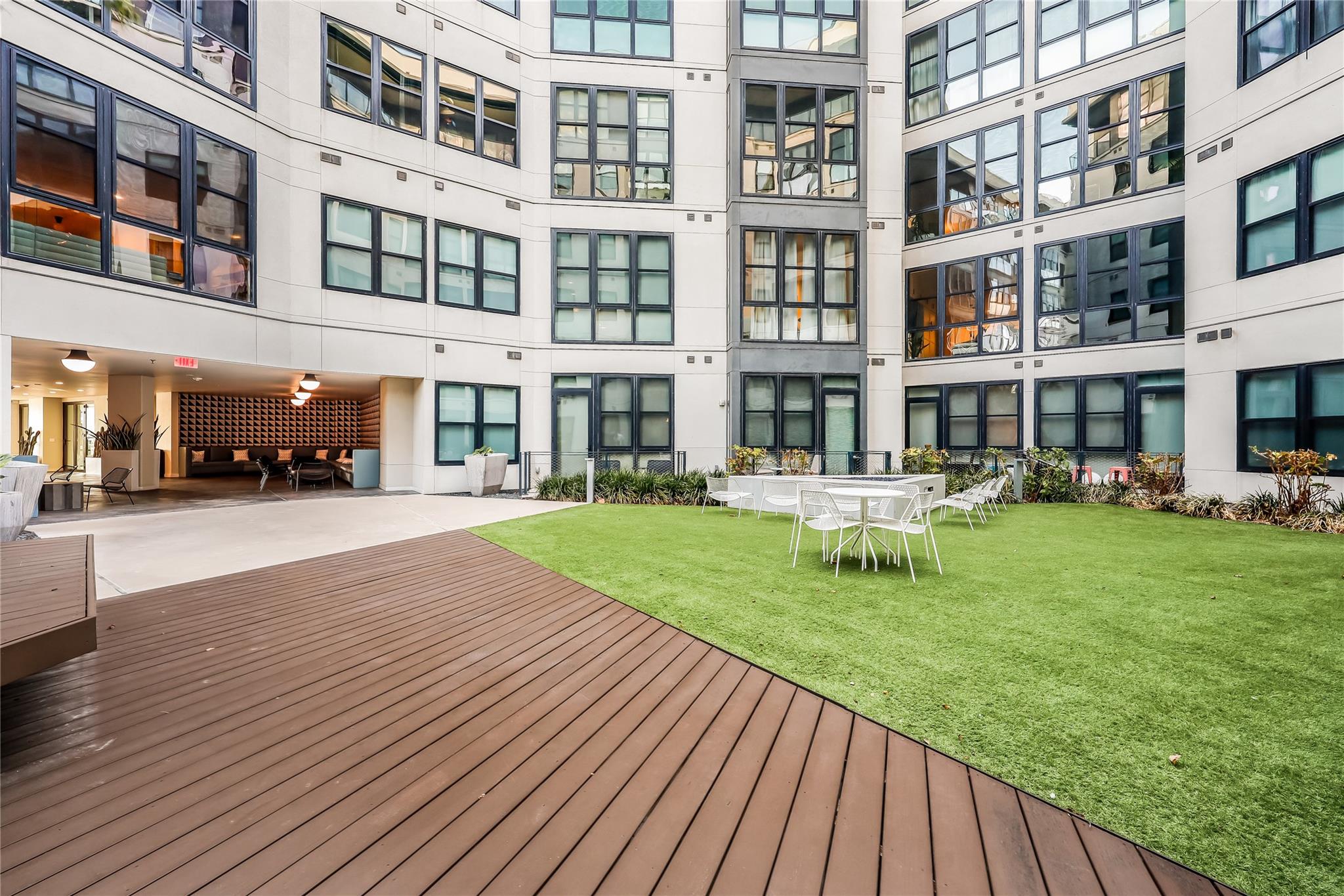 800 Embassy Dr # 606, Austin, TX 78702