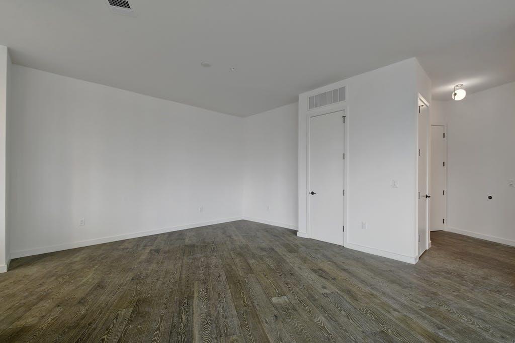 800 Embassy Dr # 606, Austin, TX 78702