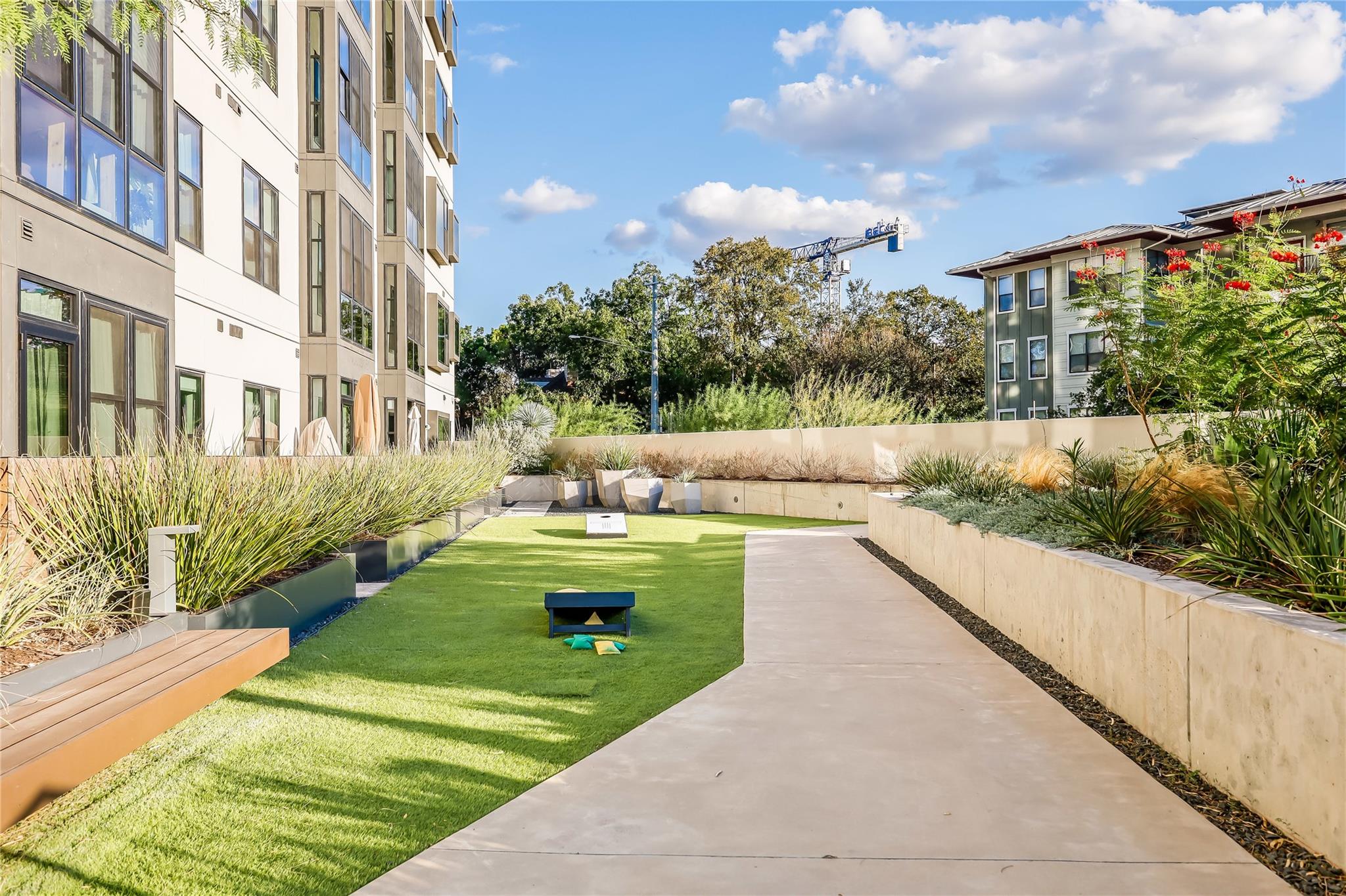 800 Embassy Dr # 606, Austin, TX 78702