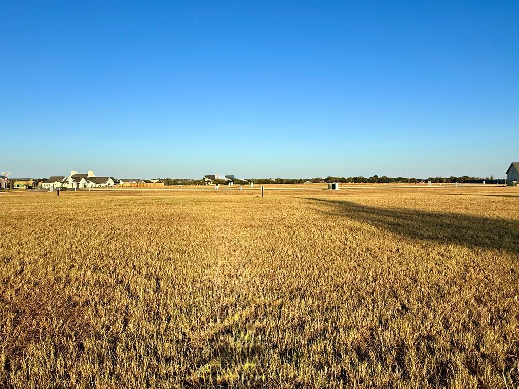 312 Interlaken St, Fredericksburg, TX 78624