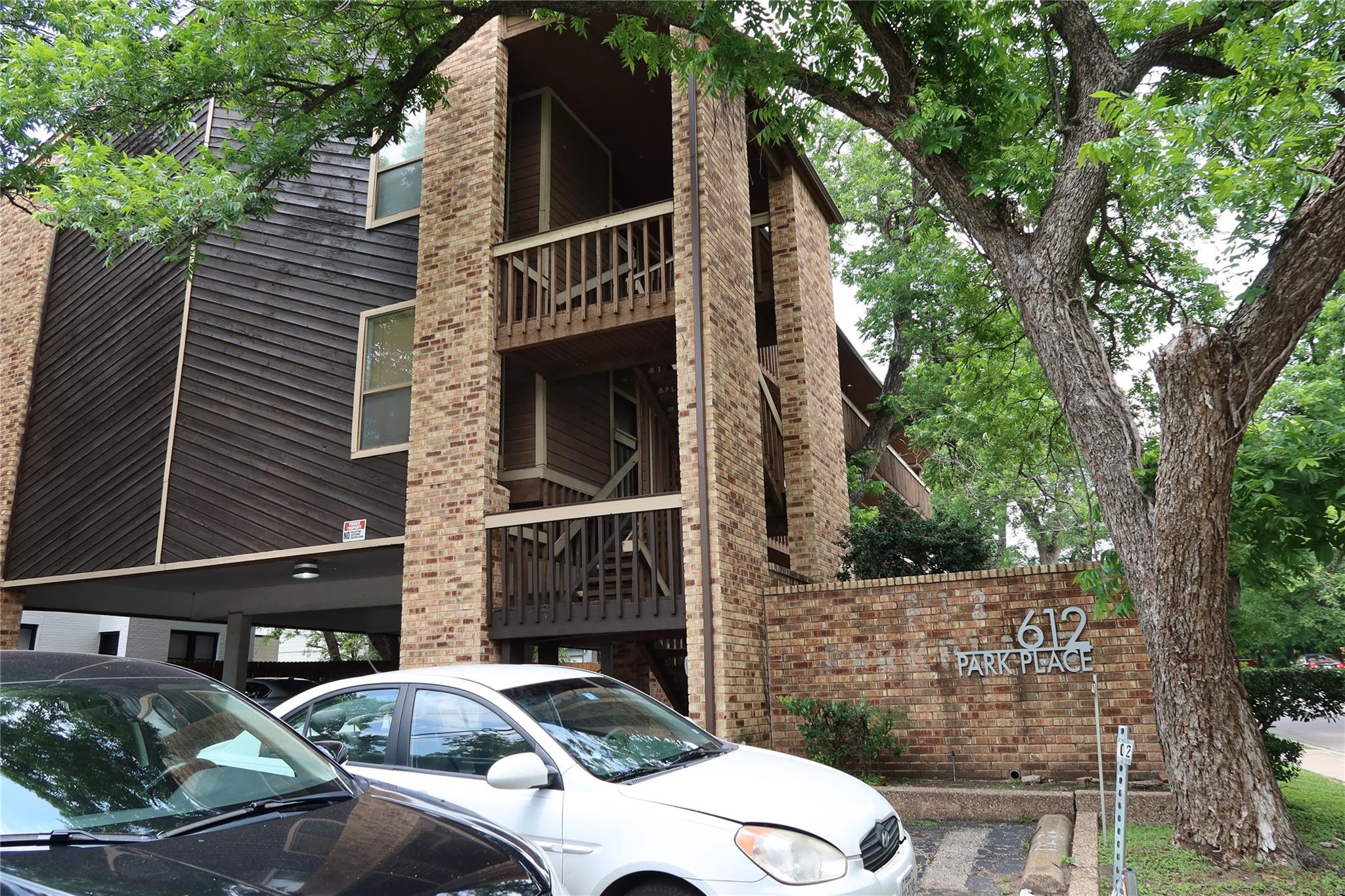 612 Park Pl # 202, Austin, TX 78705