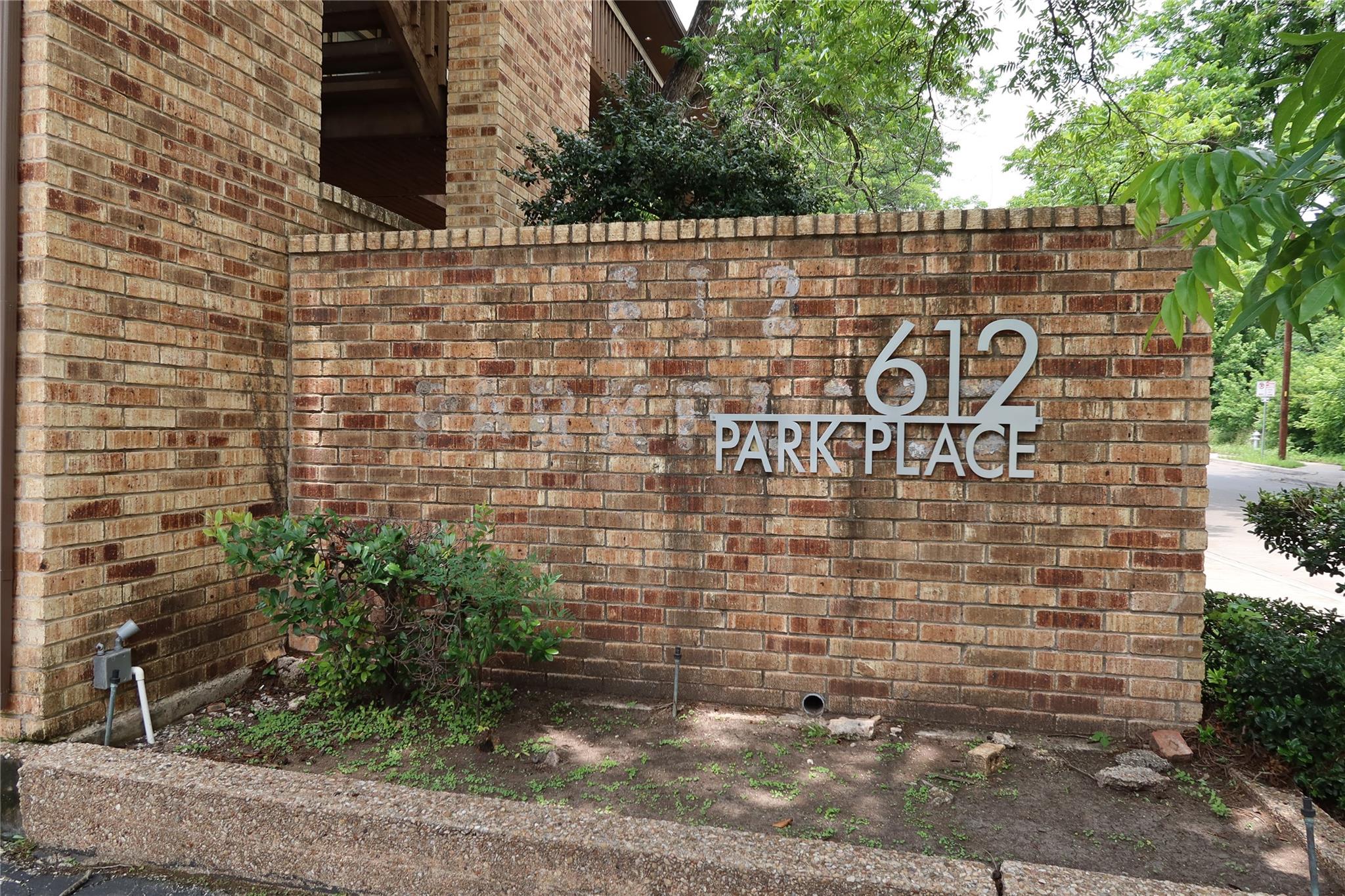 612 Park Pl # 202, Austin, TX 78705