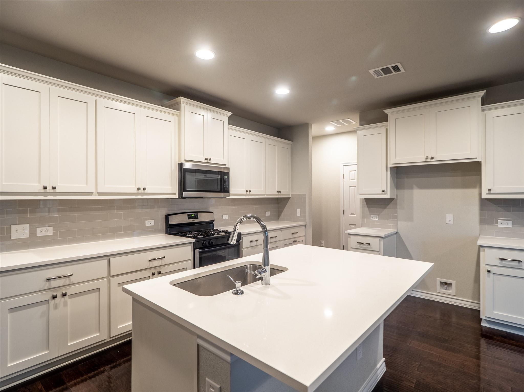 1320 Eagle Ray St, Leander, TX 78641