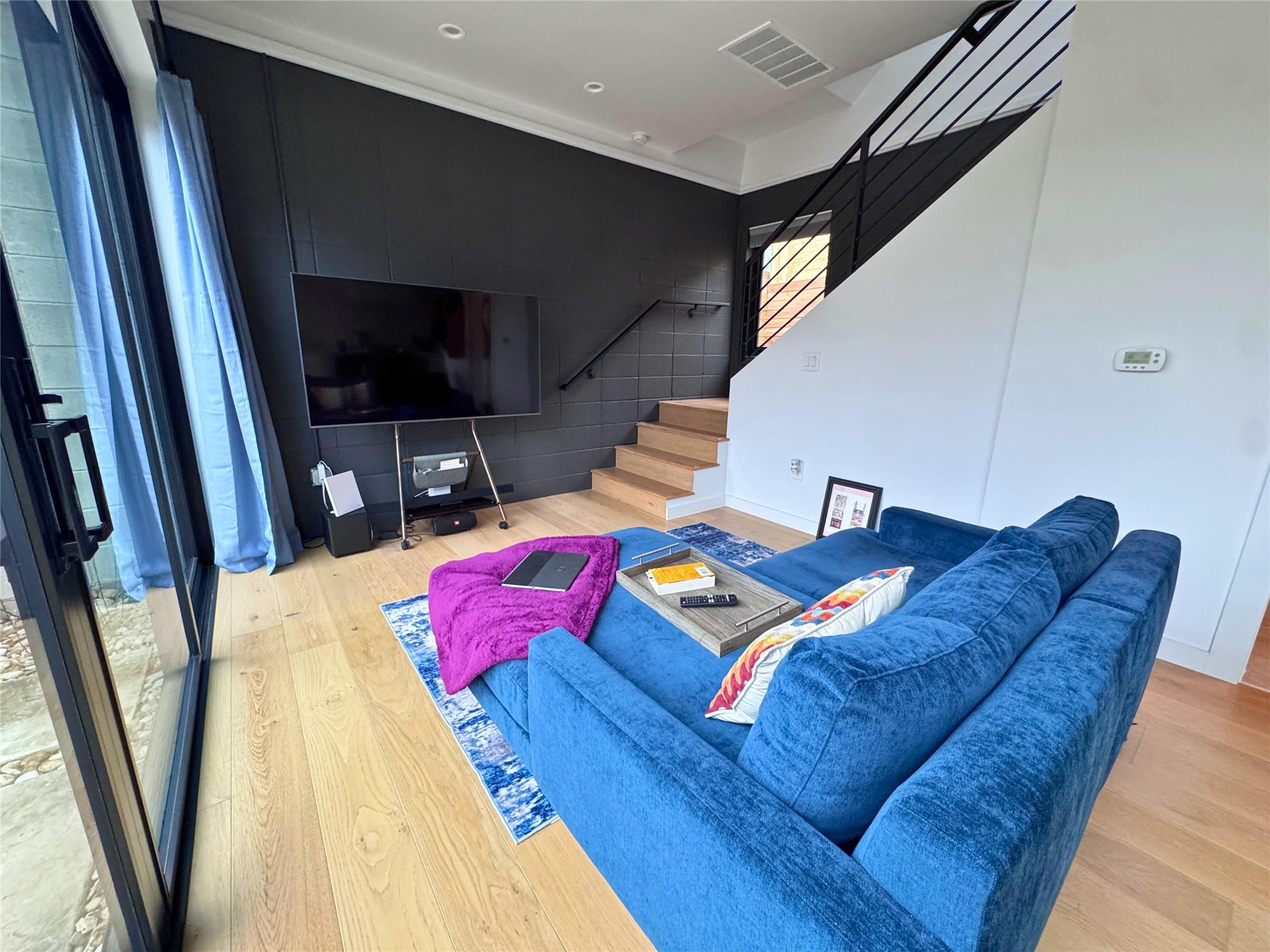 1206 Luna St # 2, Austin, TX 78721