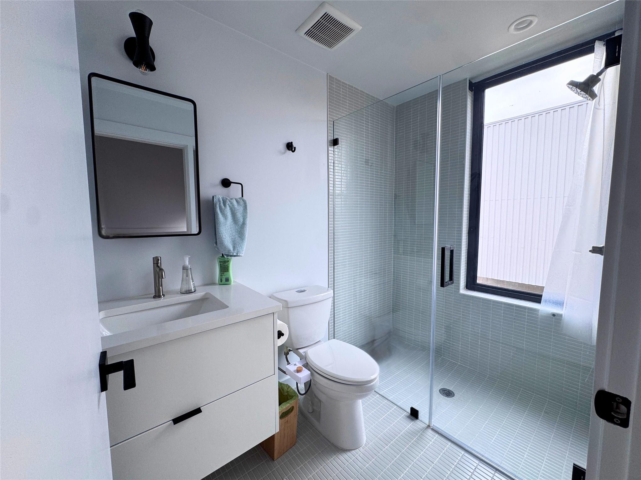 1206 Luna St # 2, Austin, TX 78721