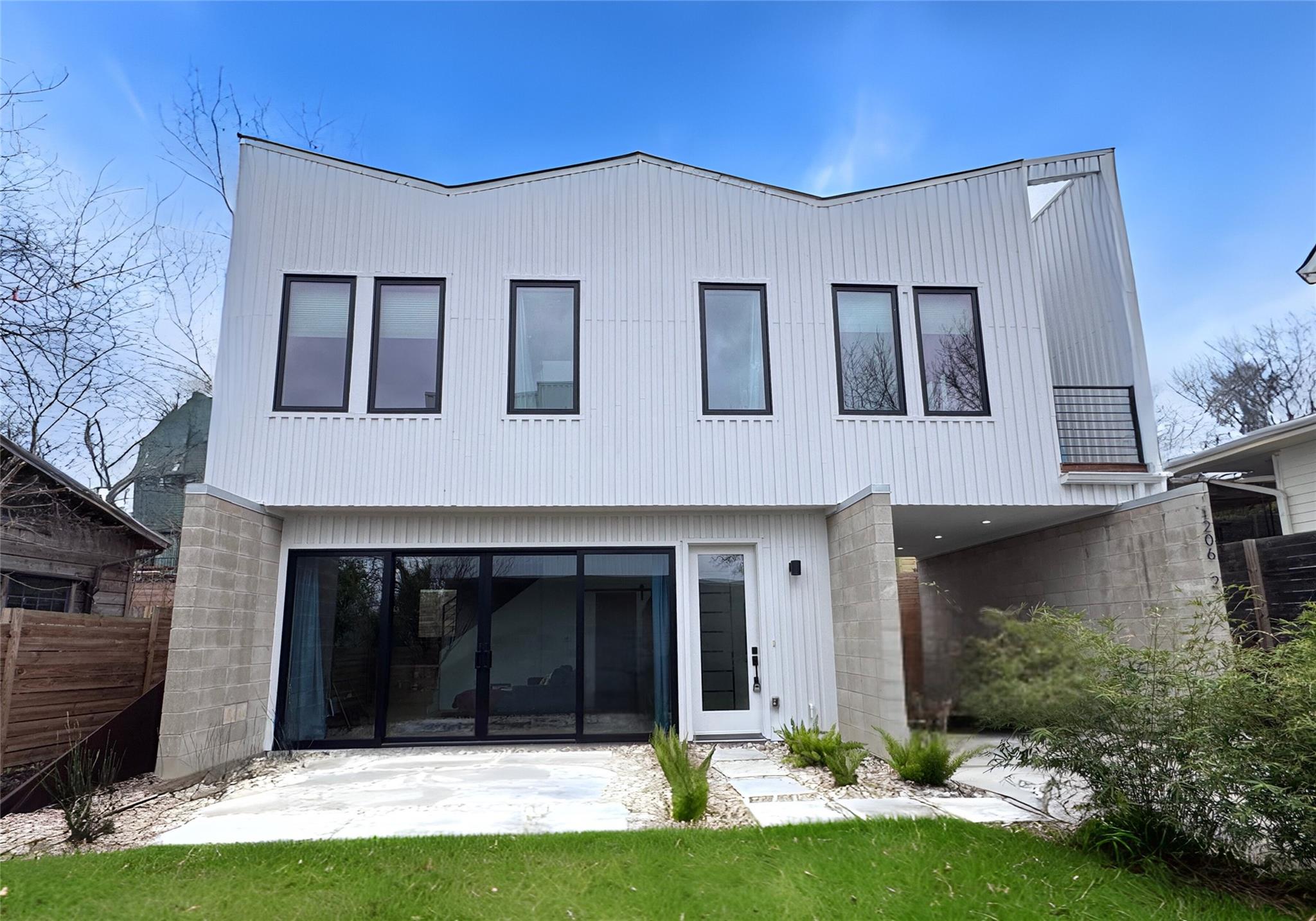 1206 Luna St # 2, Austin, TX 78721