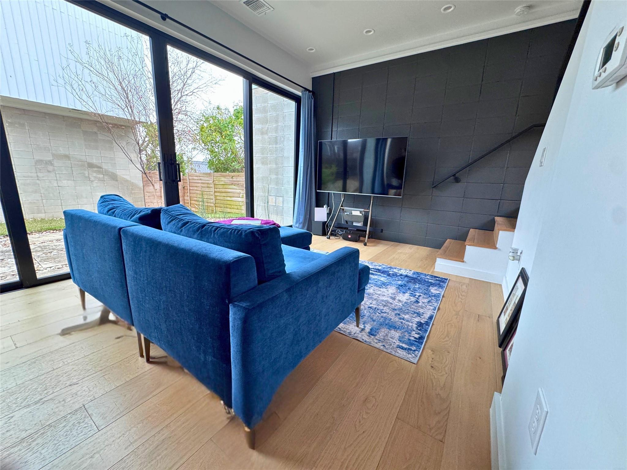 1206 Luna St # 2, Austin, TX 78721