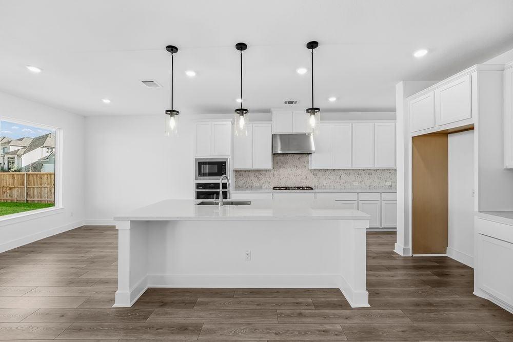 105 Belanger Canyon Dr, Liberty Hill, TX 78642