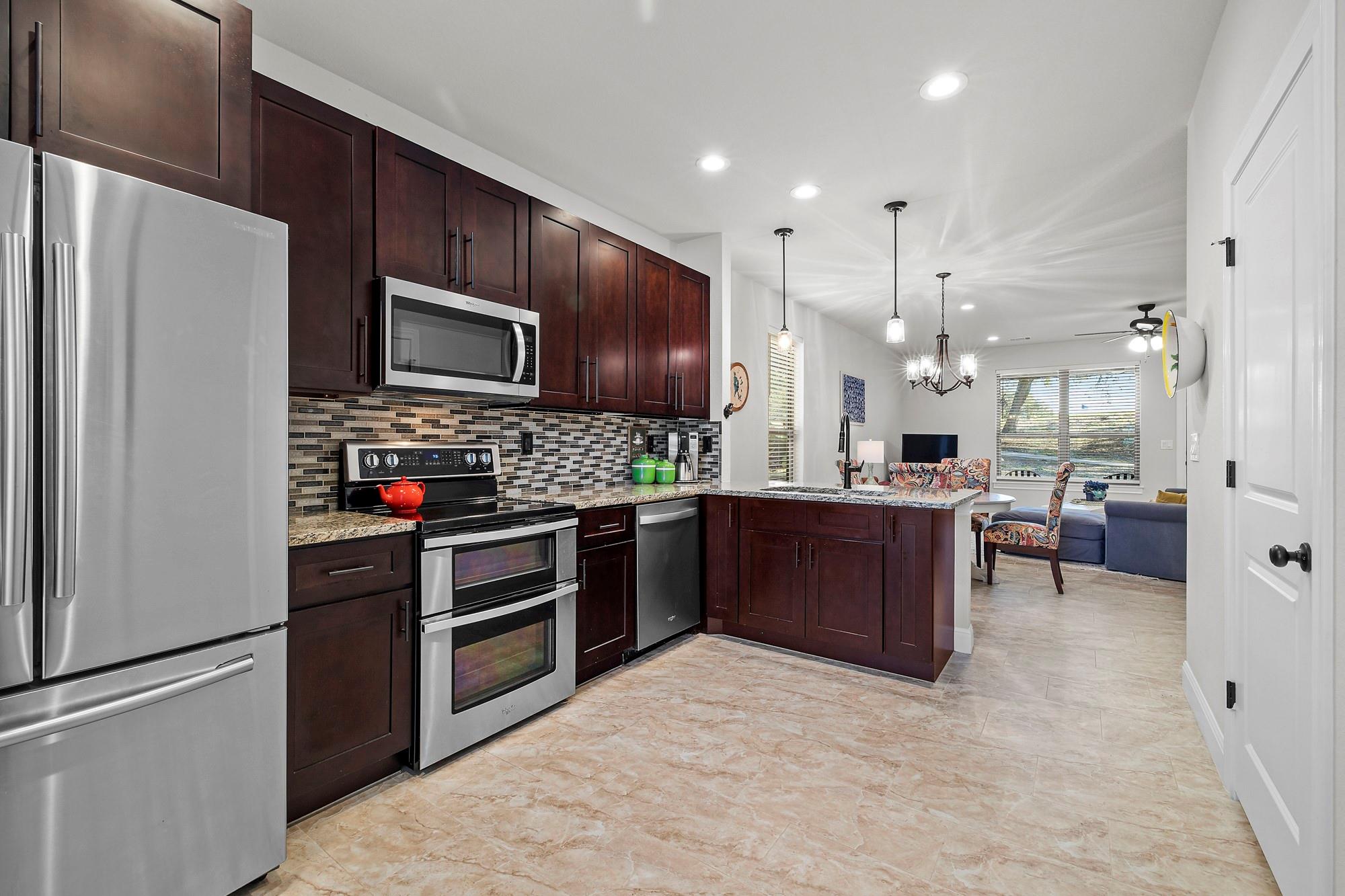 575 Demarett Dr, Point Venture, TX 78645