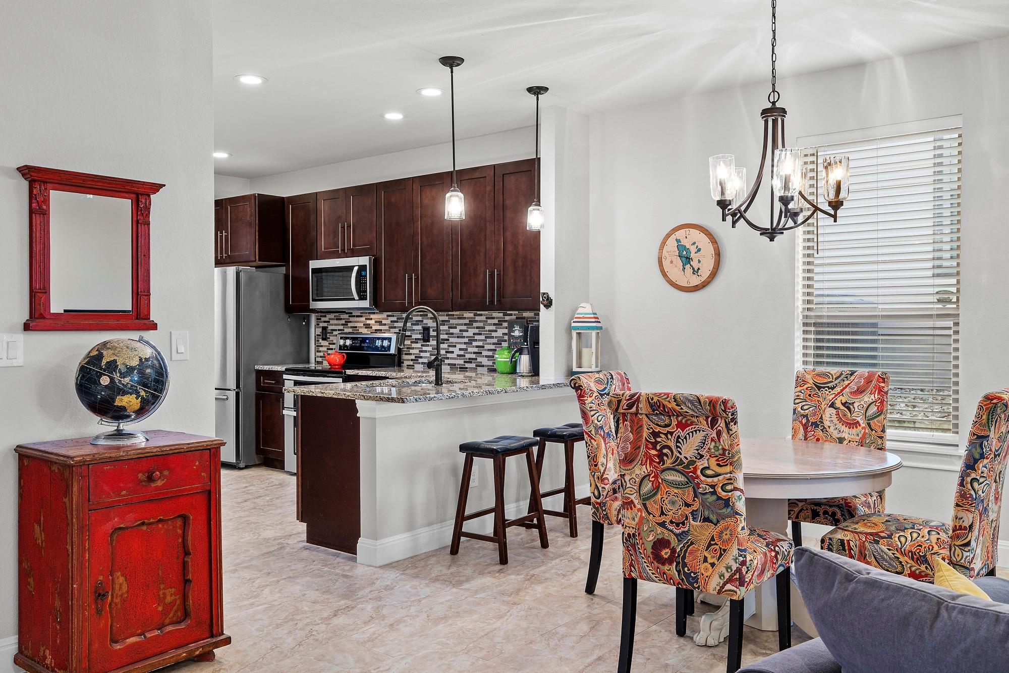 575 Demarett Dr, Point Venture, TX 78645