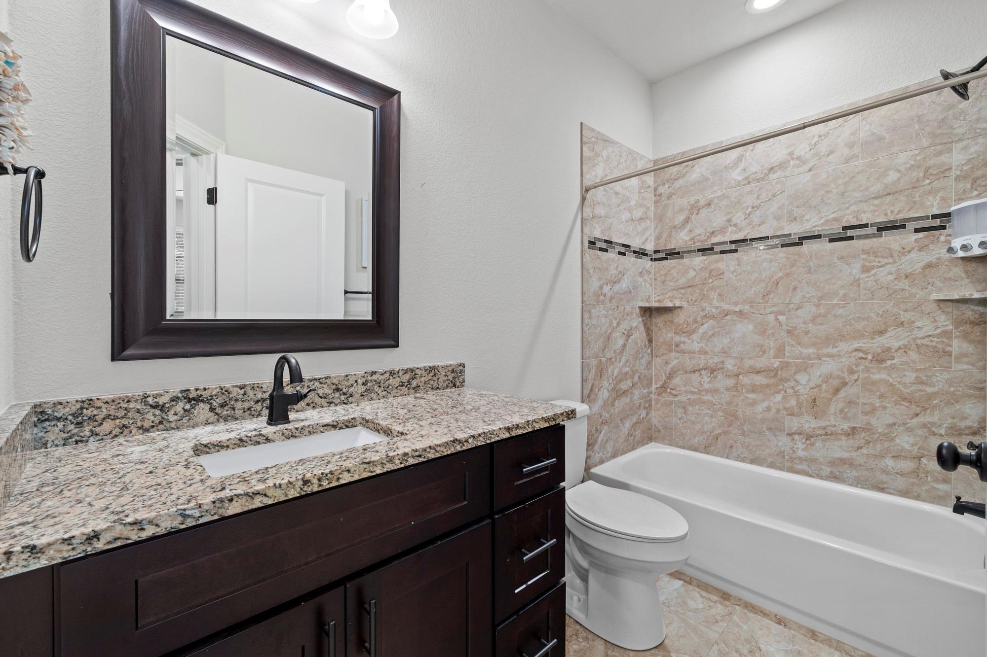 575 Demarett Dr, Point Venture, TX 78645