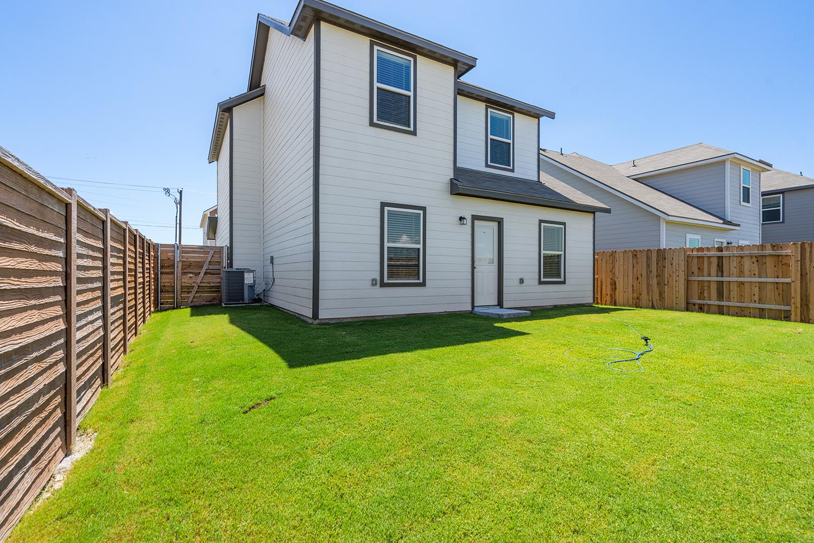 132 Desert Hare Dr, Jarrell, TX 76537