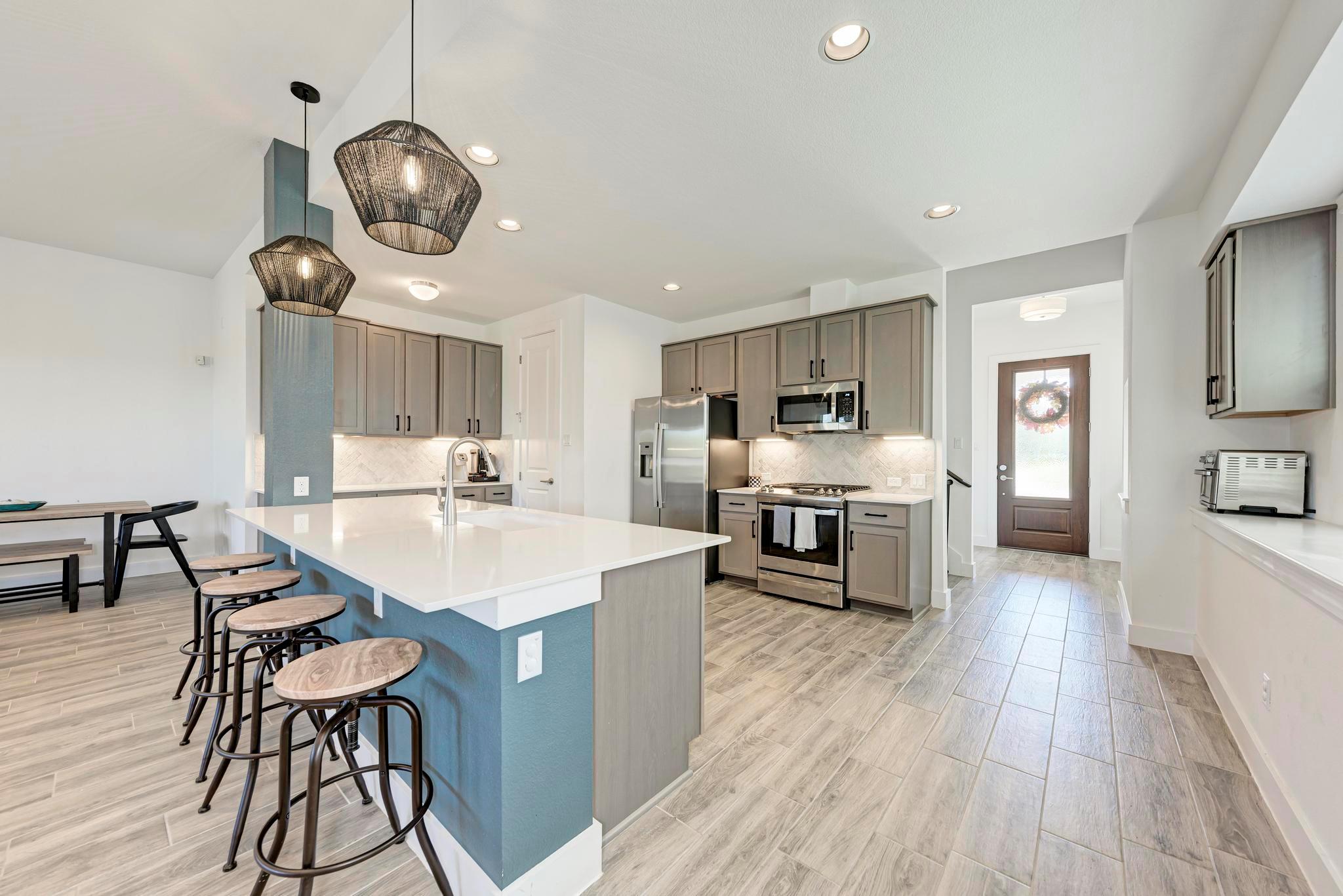 521 Elm Green St, Hutto, TX 78634