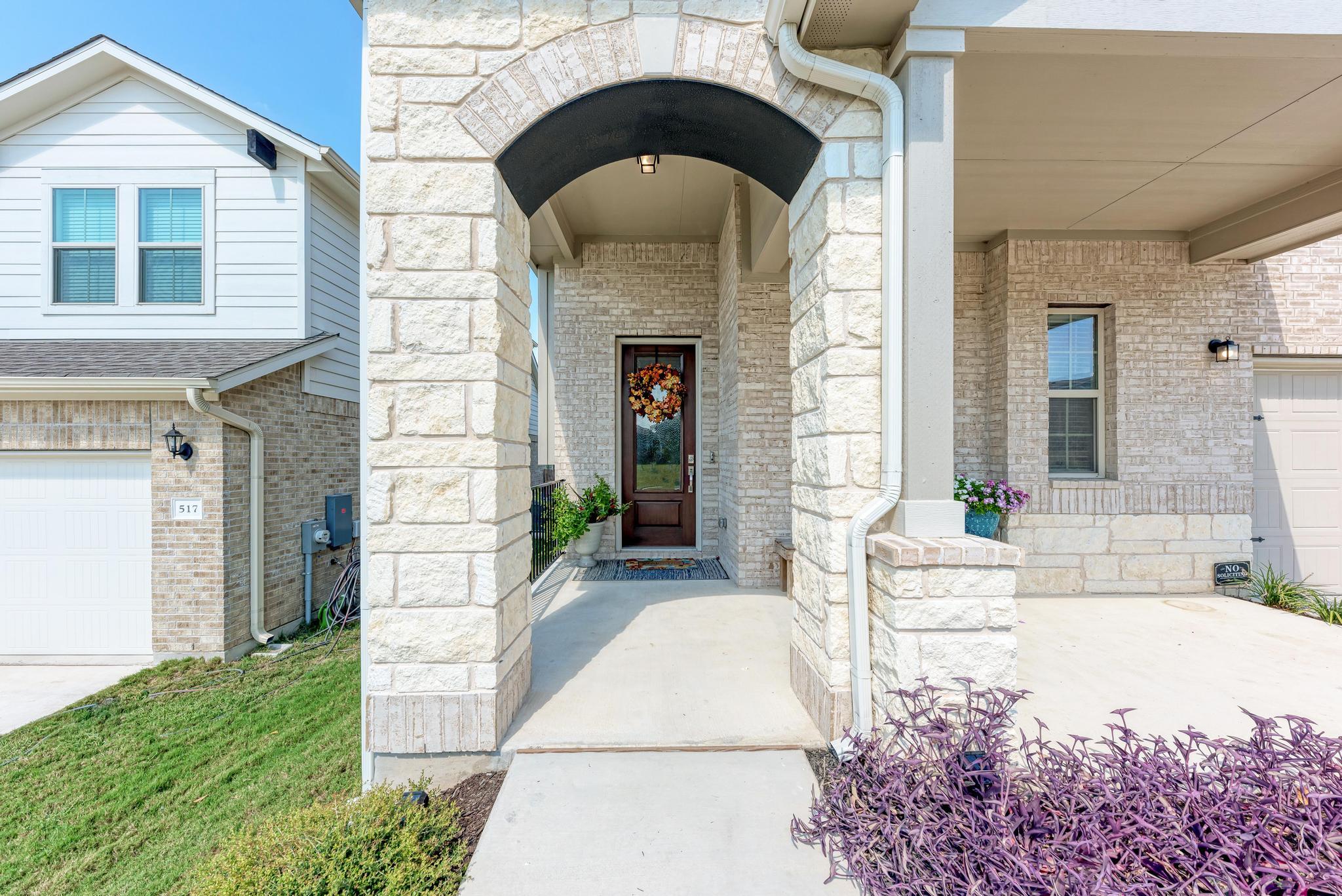 521 Elm Green St, Hutto, TX 78634