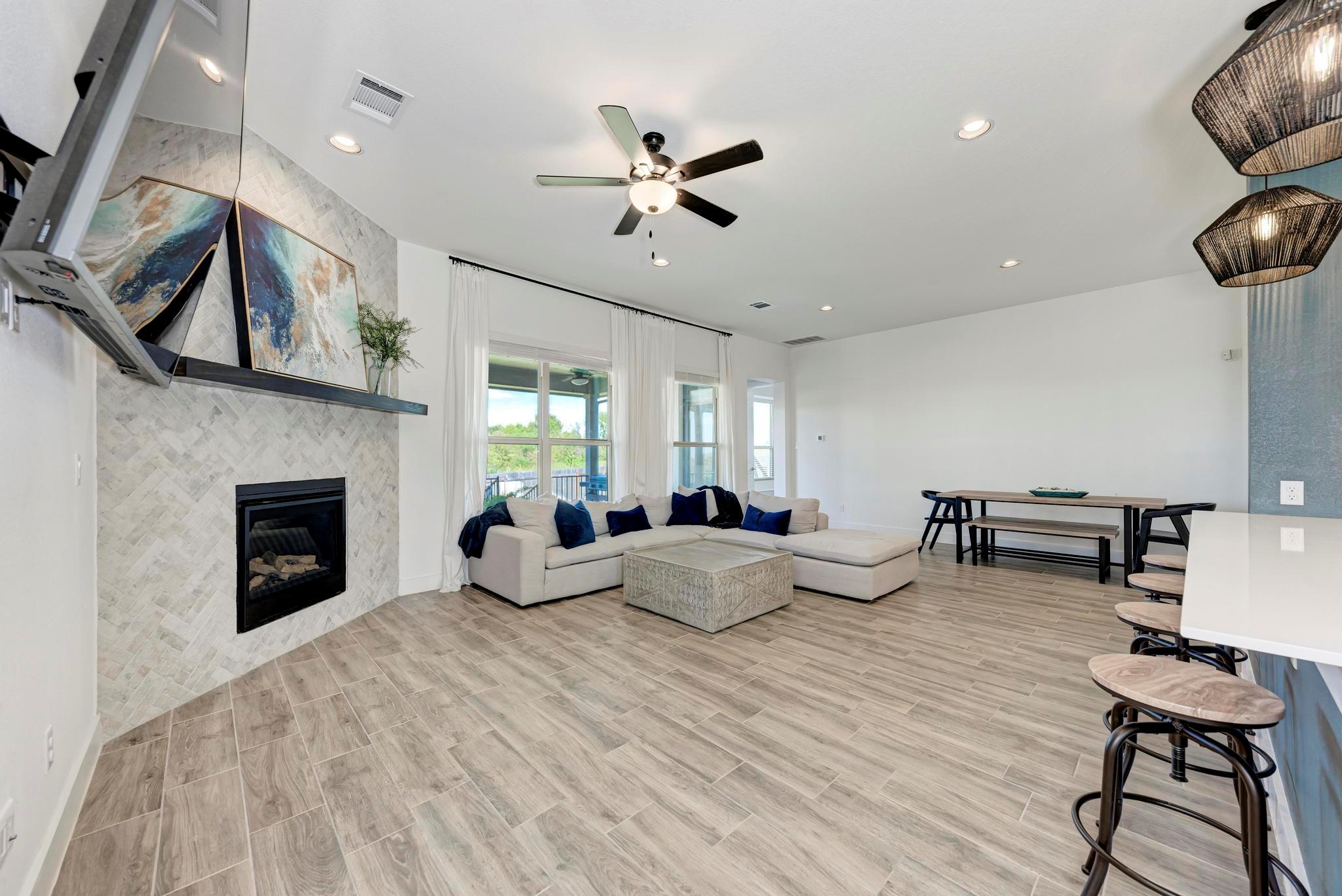 521 Elm Green St, Hutto, TX 78634