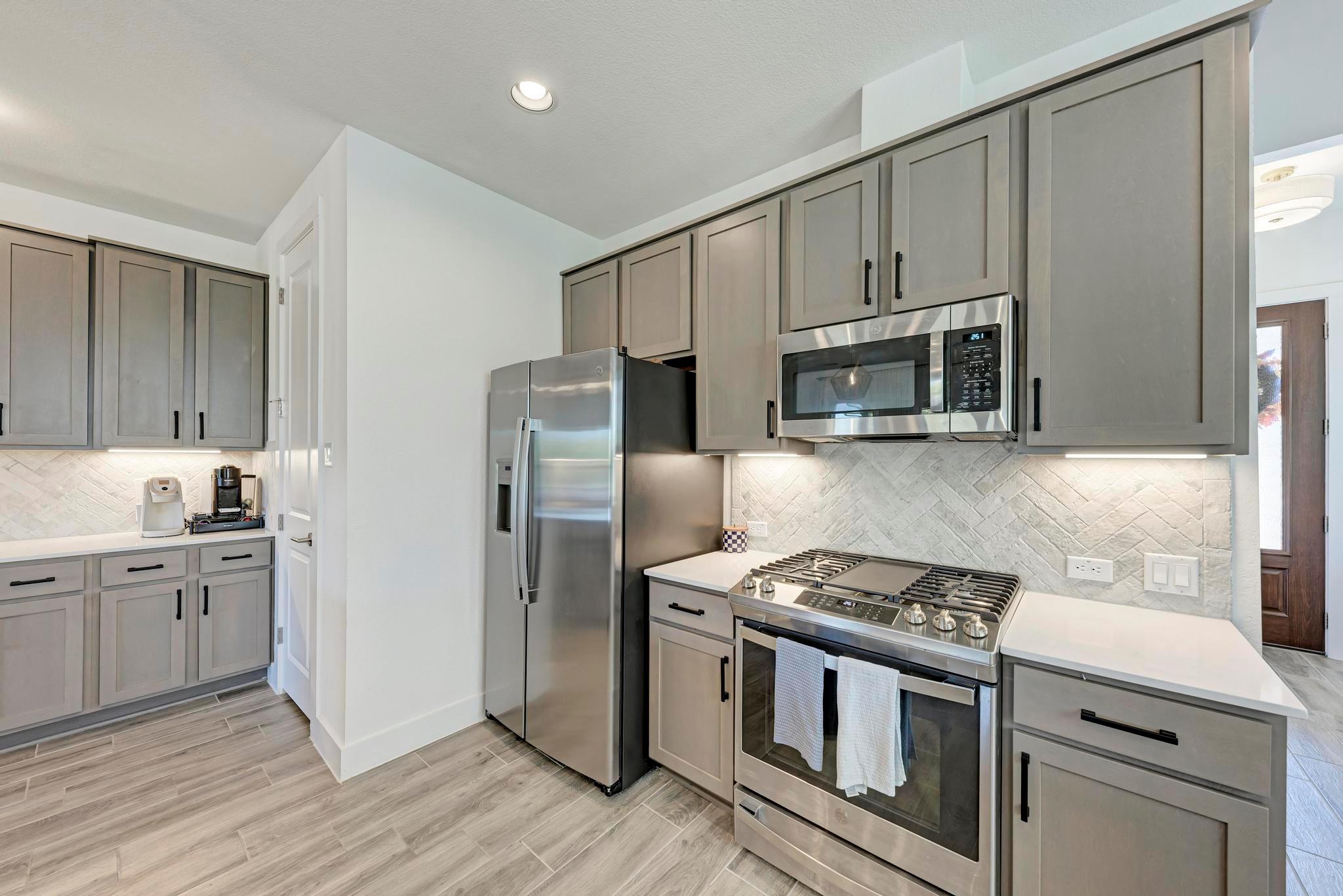 521 Elm Green St, Hutto, TX 78634