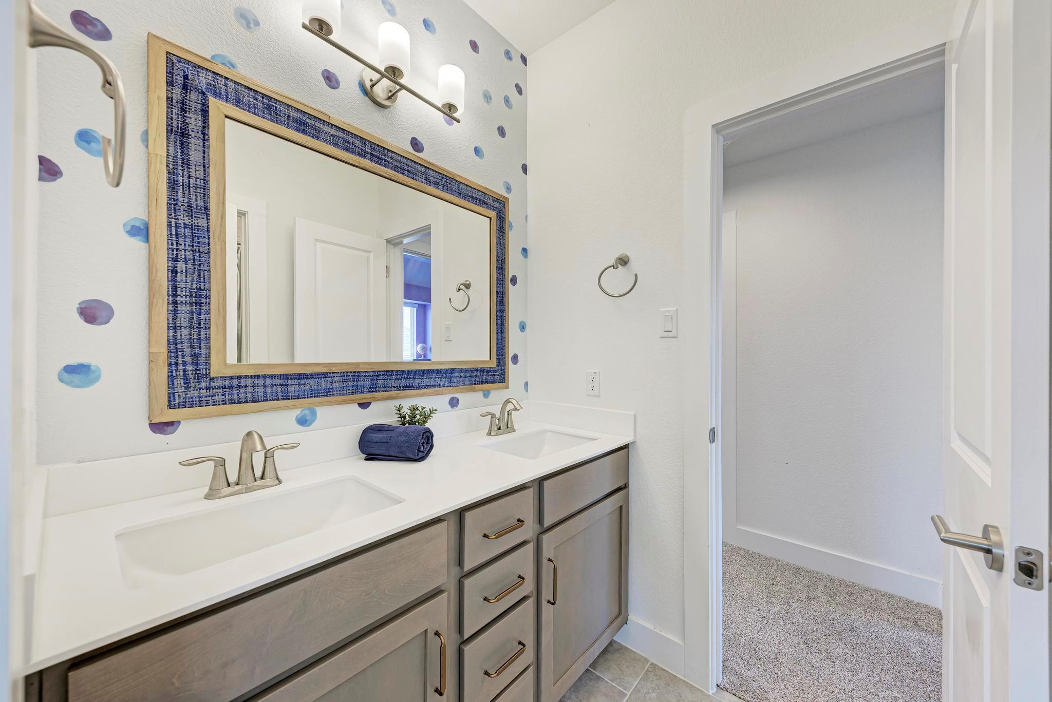 521 Elm Green St, Hutto, TX 78634