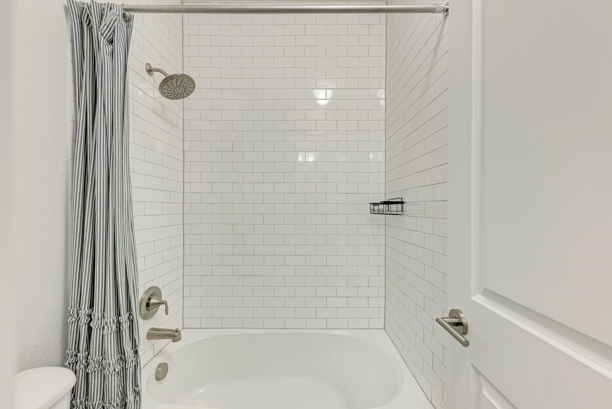 521 Elm Green St, Hutto, TX 78634