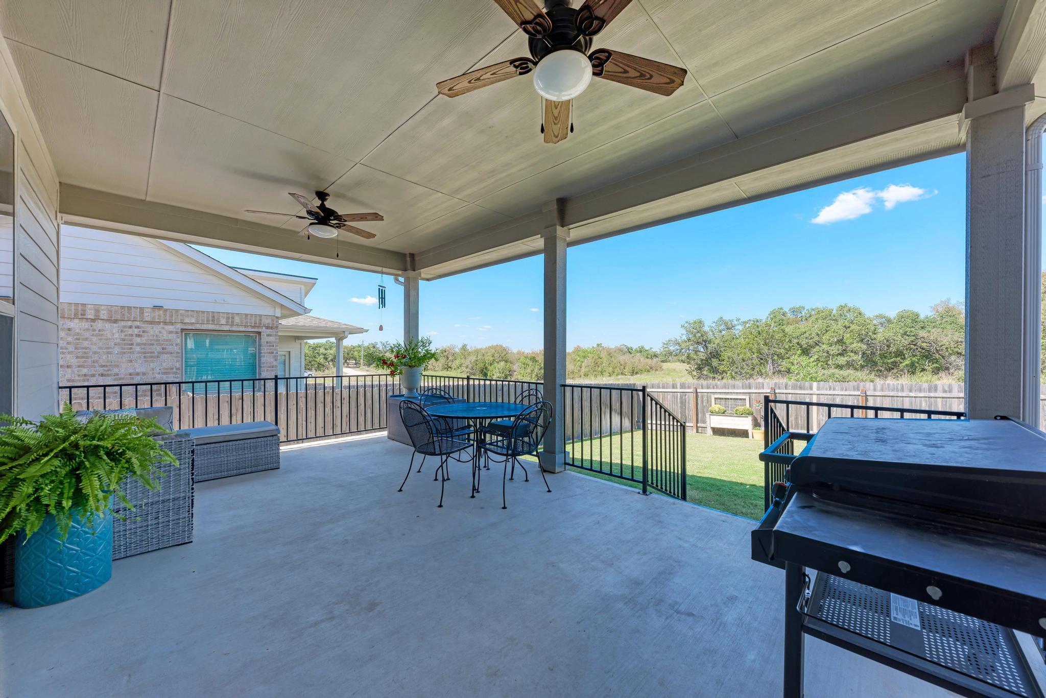 521 Elm Green St, Hutto, TX 78634