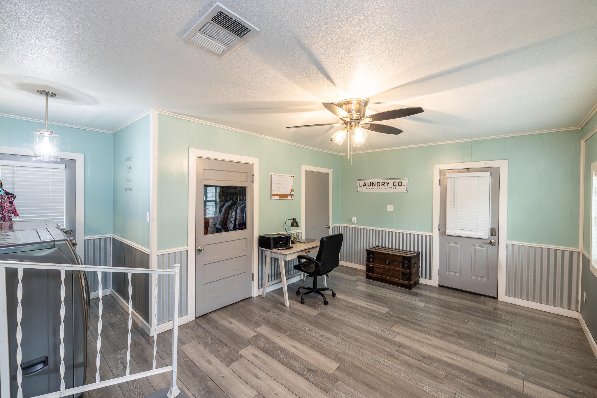 104 N Bright St, Gonzales, TX 78629