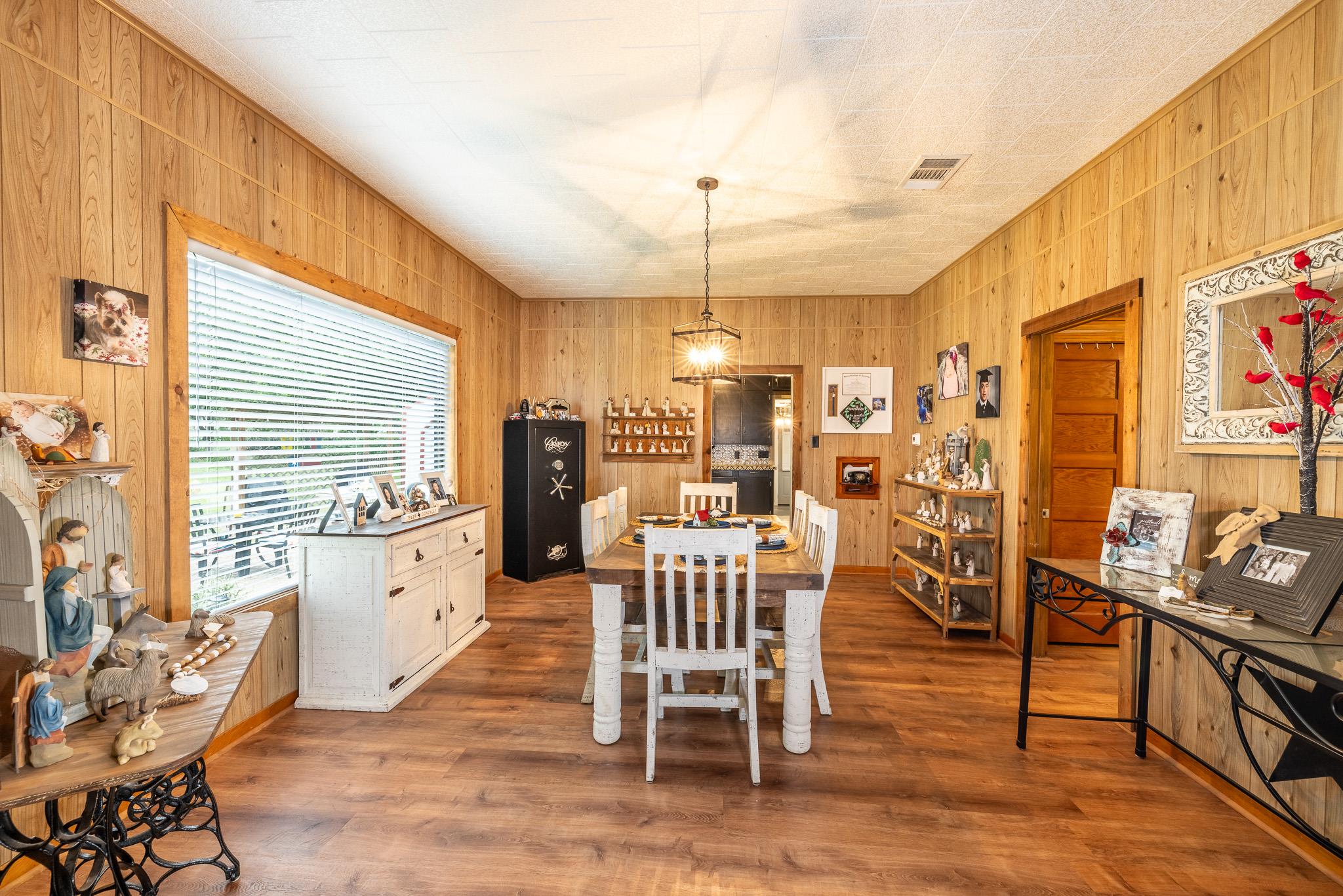 104 N Bright St, Gonzales, TX 78629