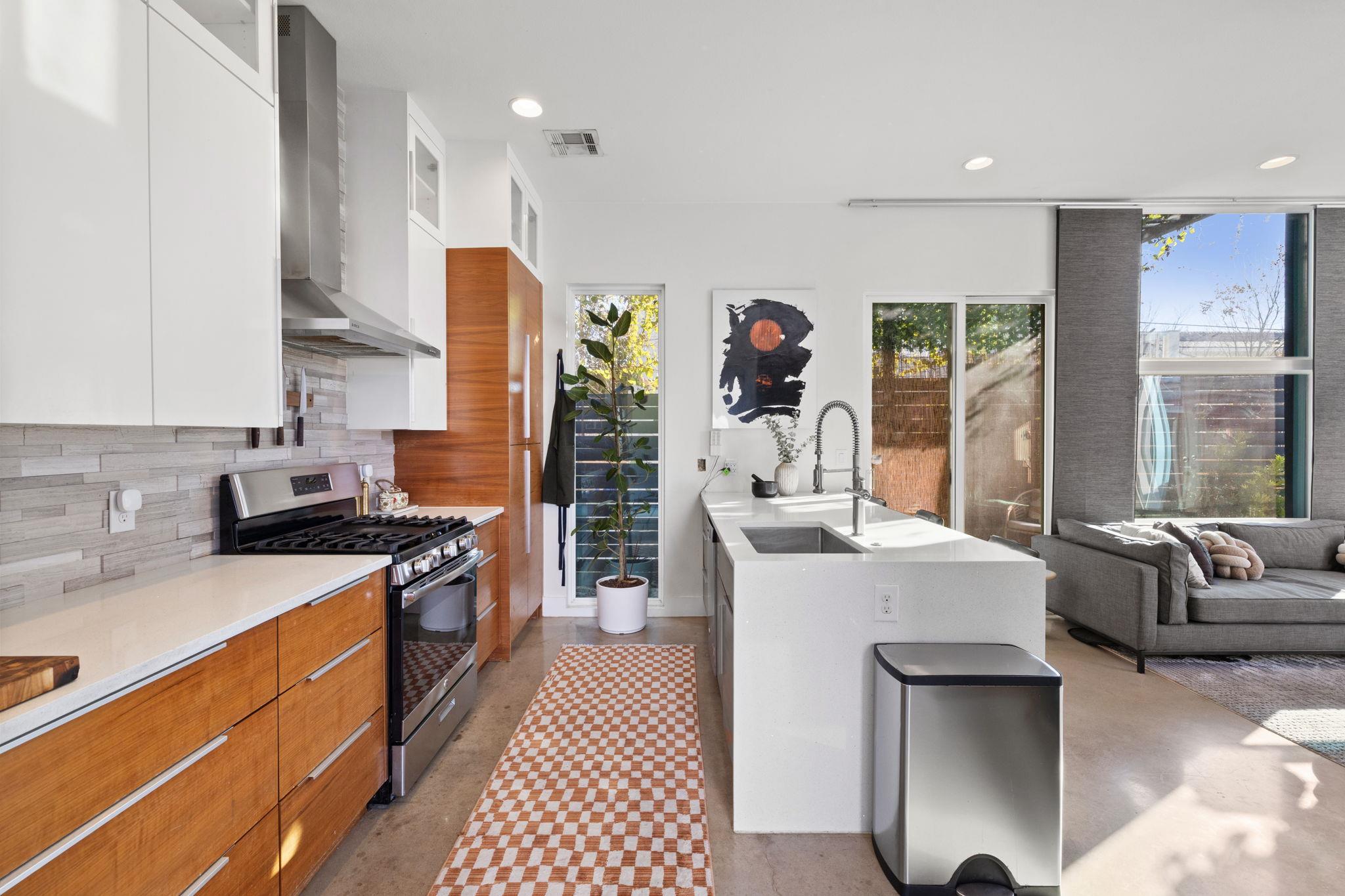 1904 E 17th St # B, Austin, TX 78702