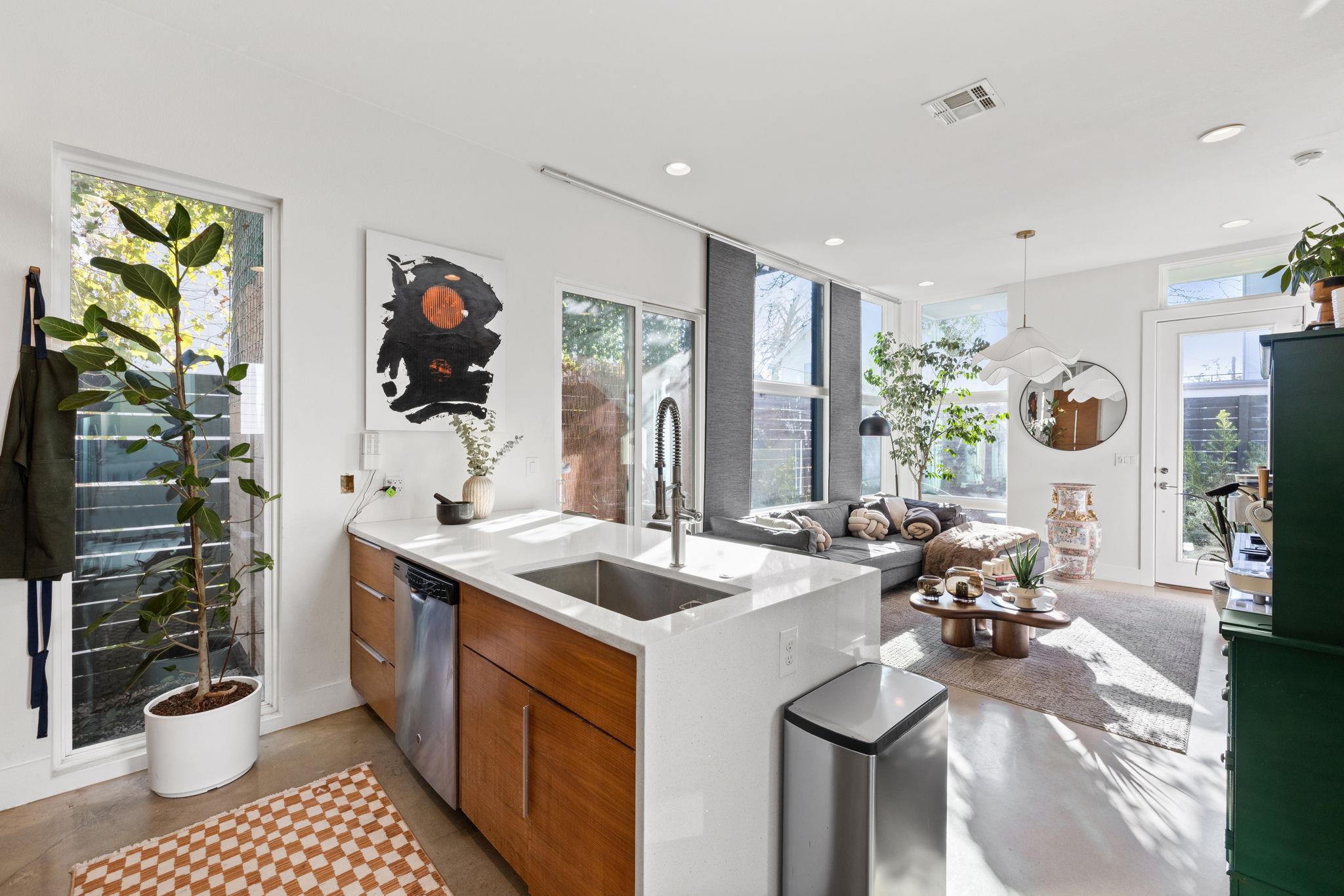 1904 E 17th St # B, Austin, TX 78702