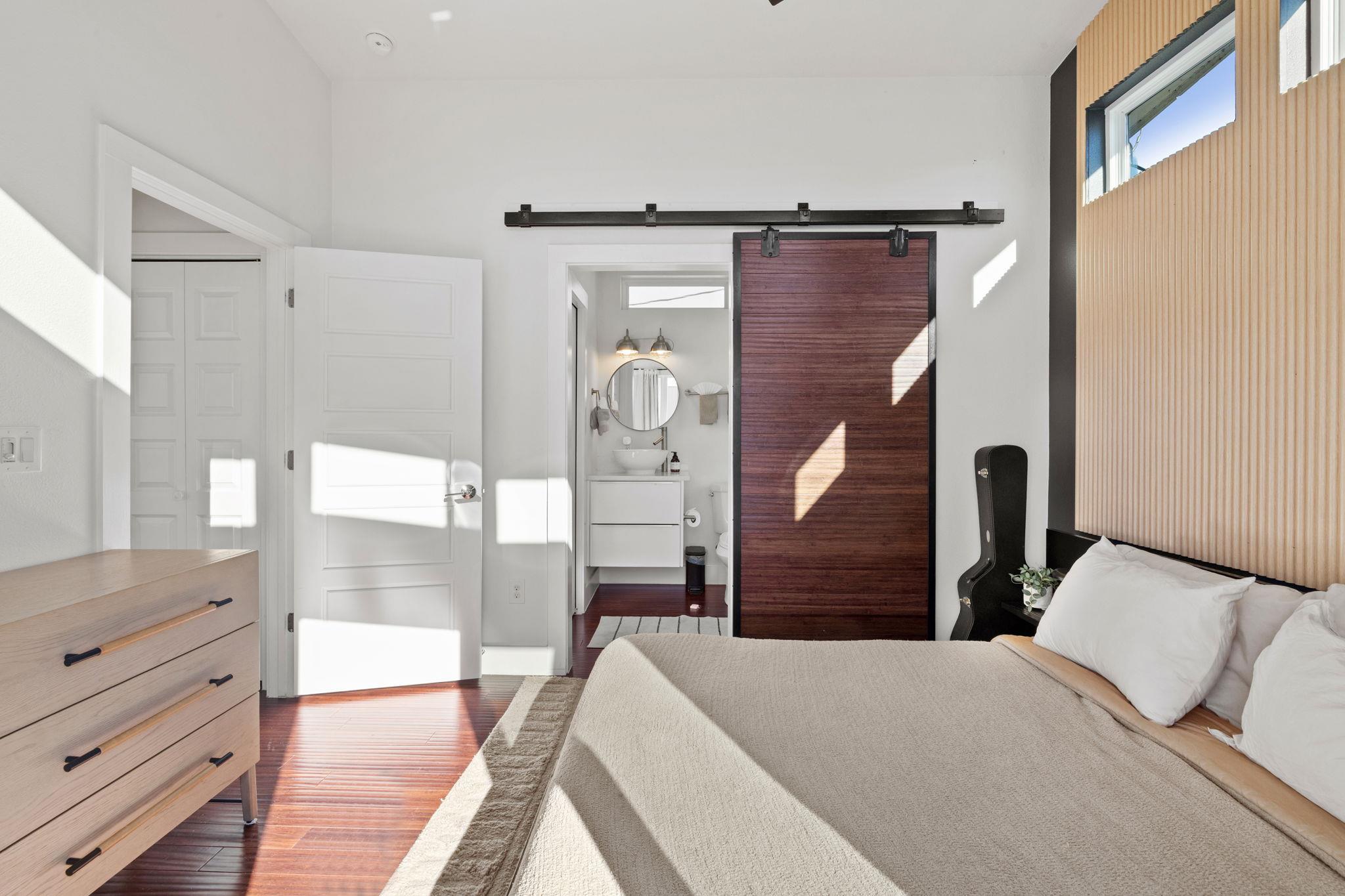 1904 E 17th St # B, Austin, TX 78702