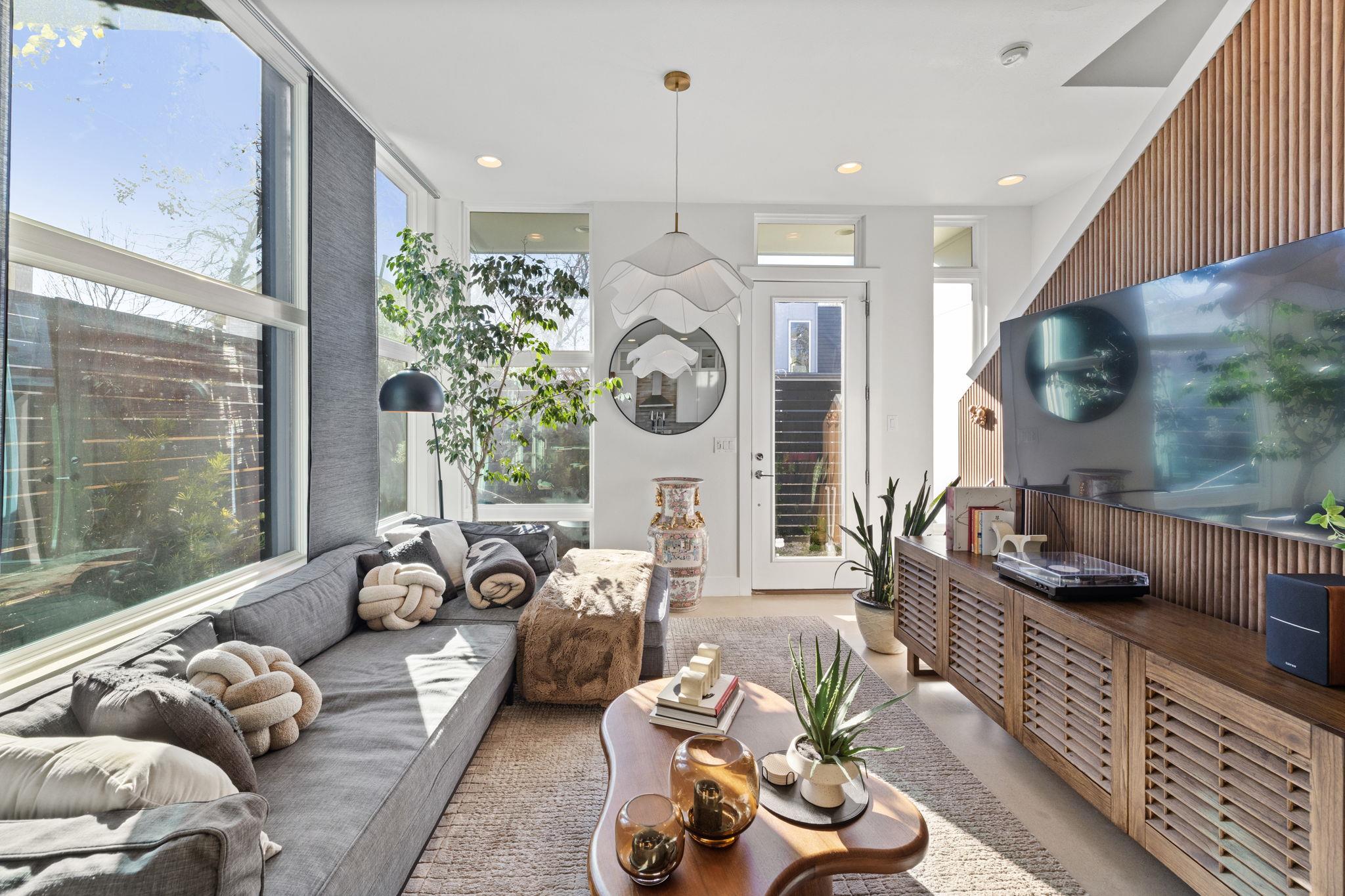 1904 E 17th St # B, Austin, TX 78702