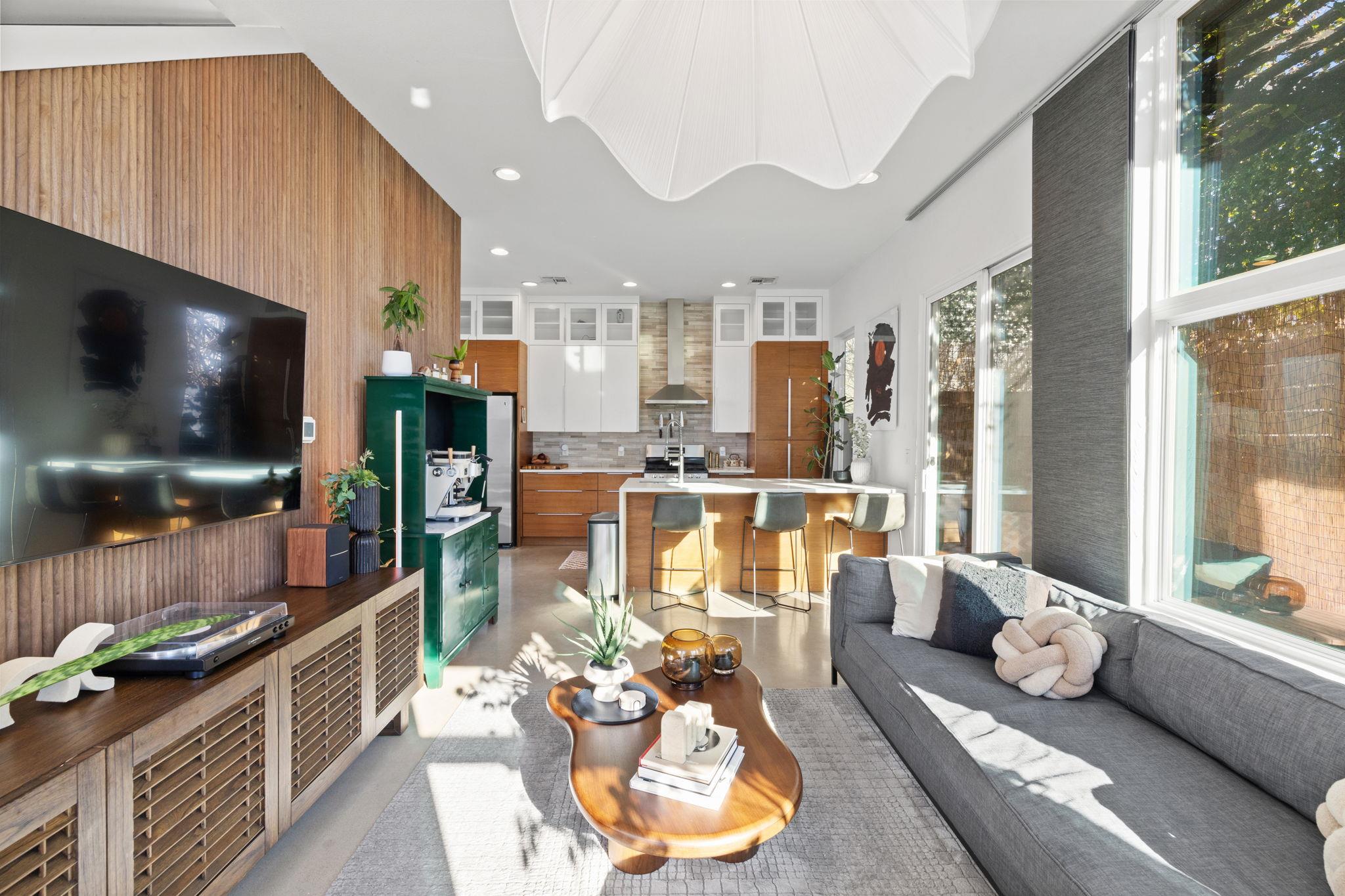 1904 E 17th St # B, Austin, TX 78702