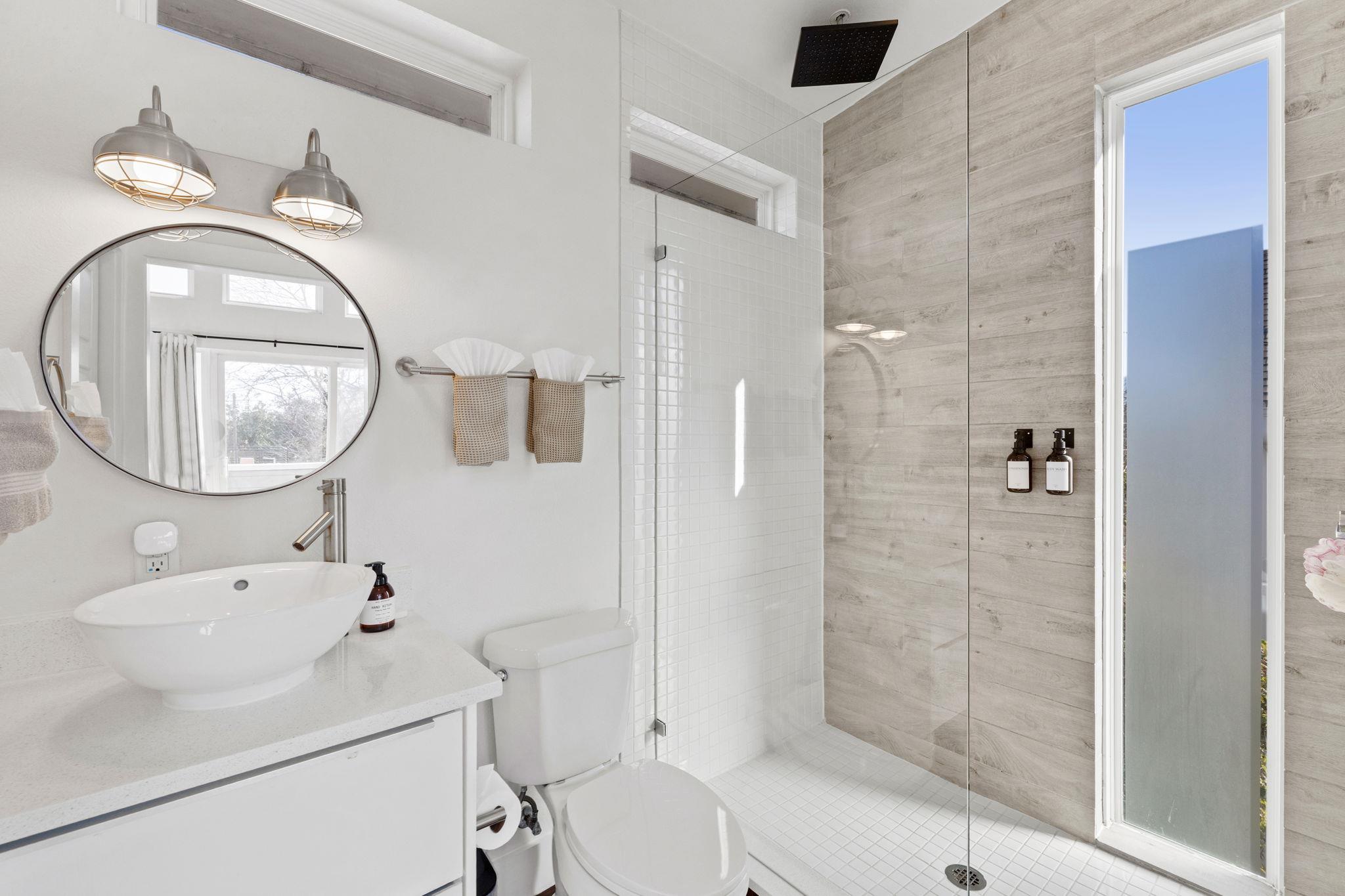 1904 E 17th St # B, Austin, TX 78702