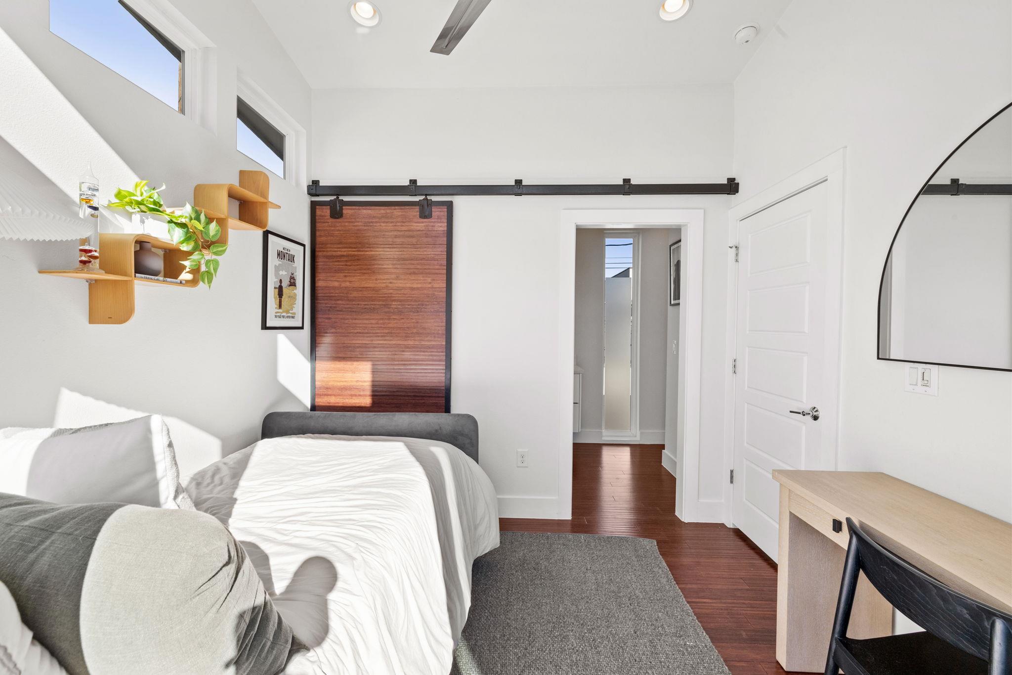 1904 E 17th St # B, Austin, TX 78702