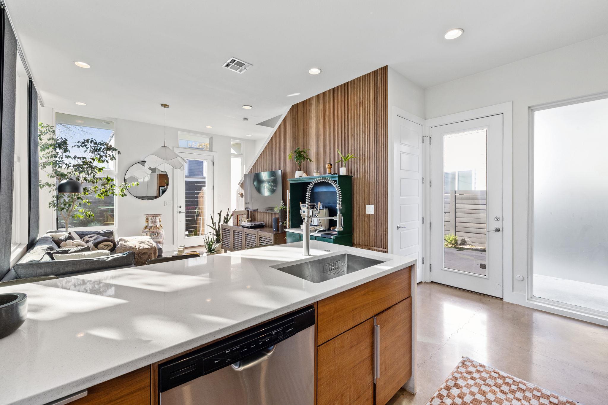 1904 E 17th St # B, Austin, TX 78702