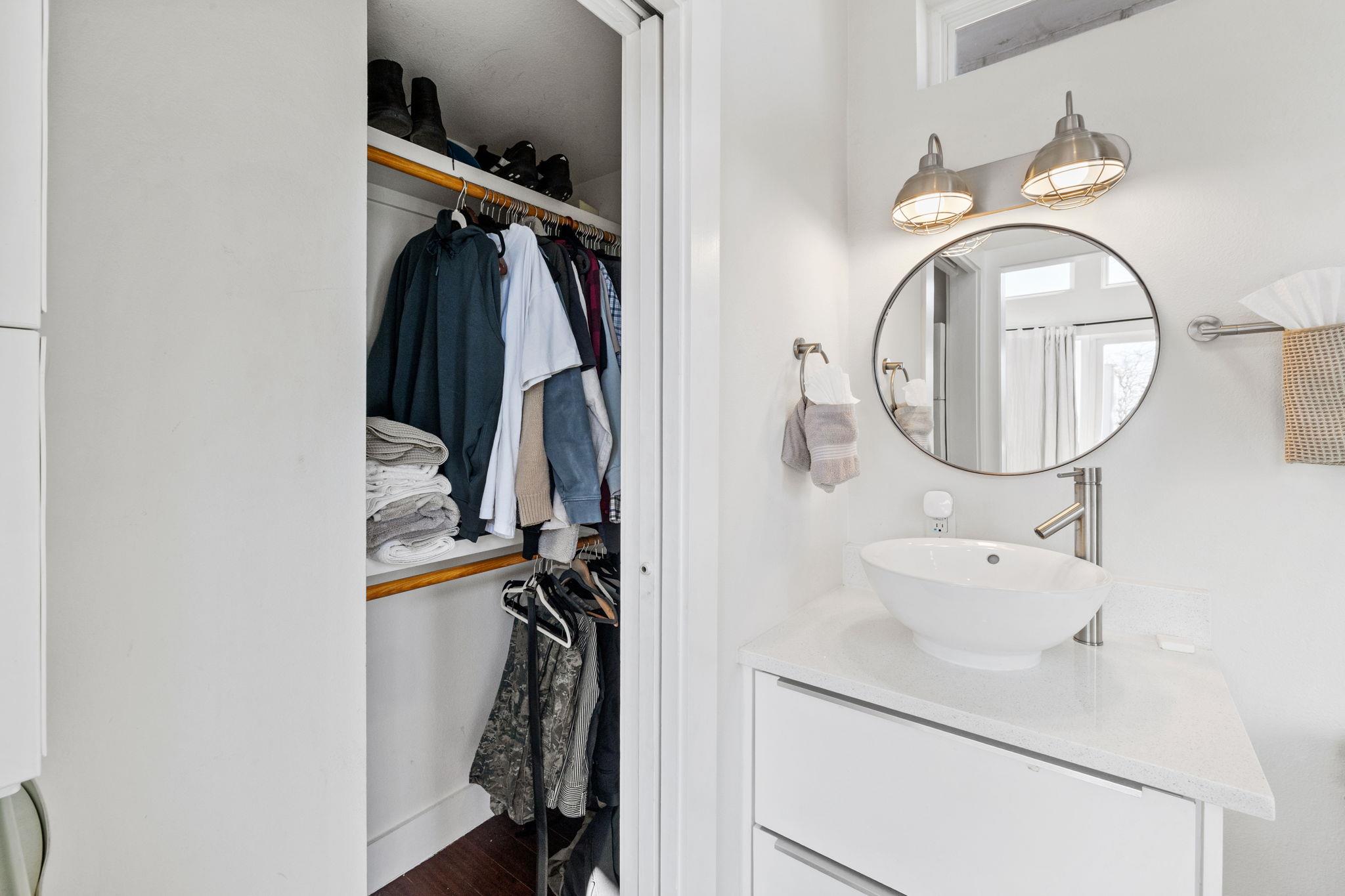 1904 E 17th St # B, Austin, TX 78702