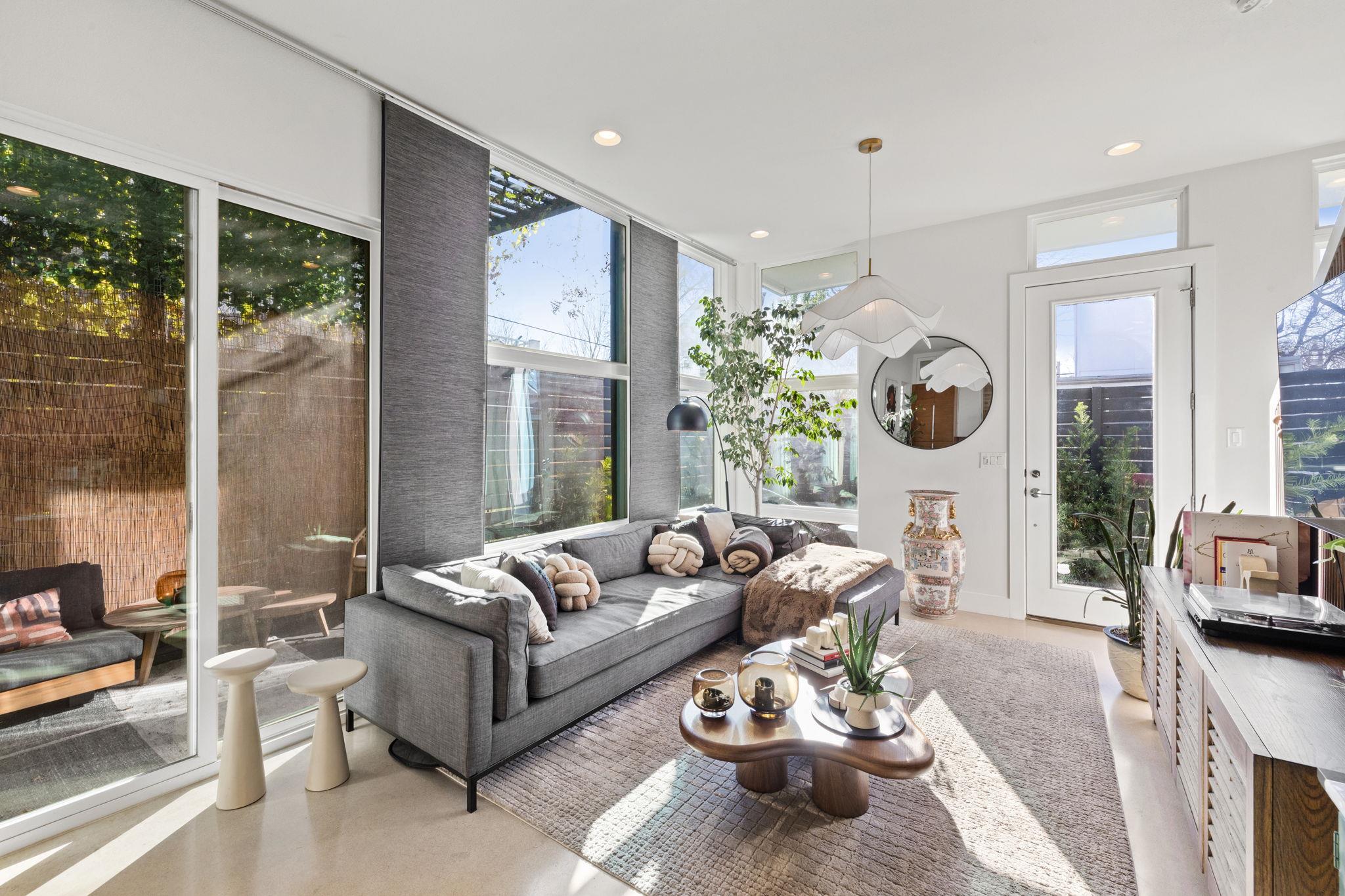 1904 E 17th St # B, Austin, TX 78702