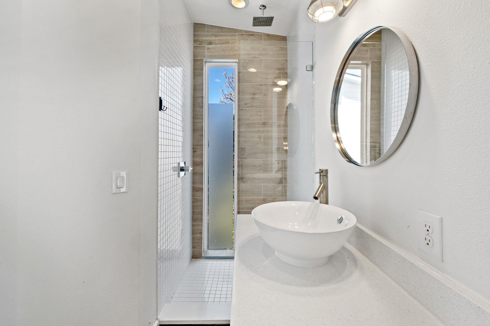 1904 E 17th St # B, Austin, TX 78702