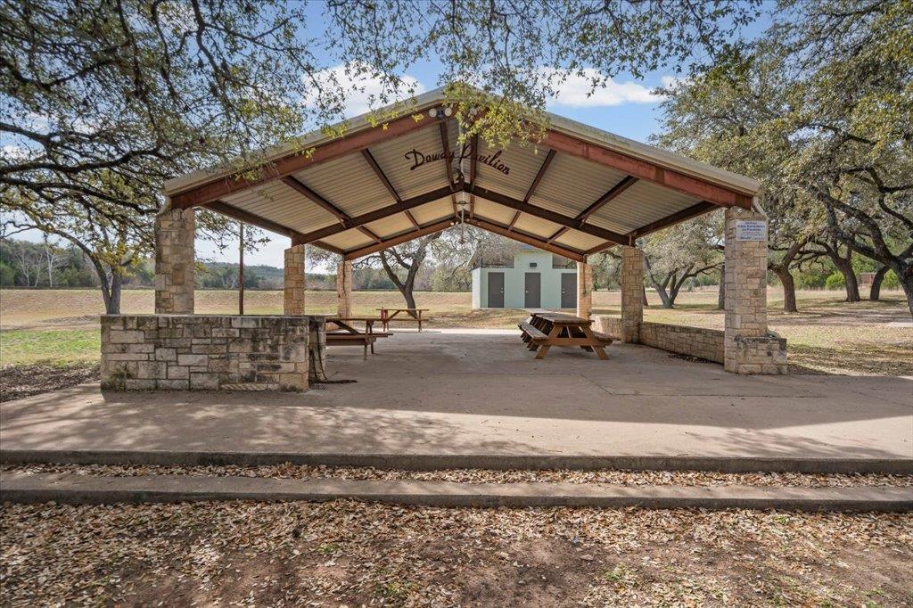 22000 Moffat Dr, Spicewood, TX 78669