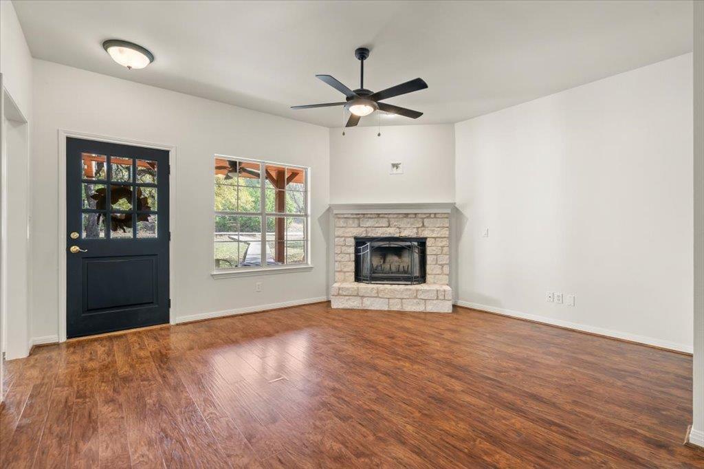 22000 Moffat Dr, Spicewood, TX 78669