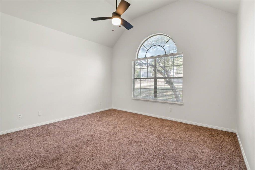 22000 Moffat Dr, Spicewood, TX 78669