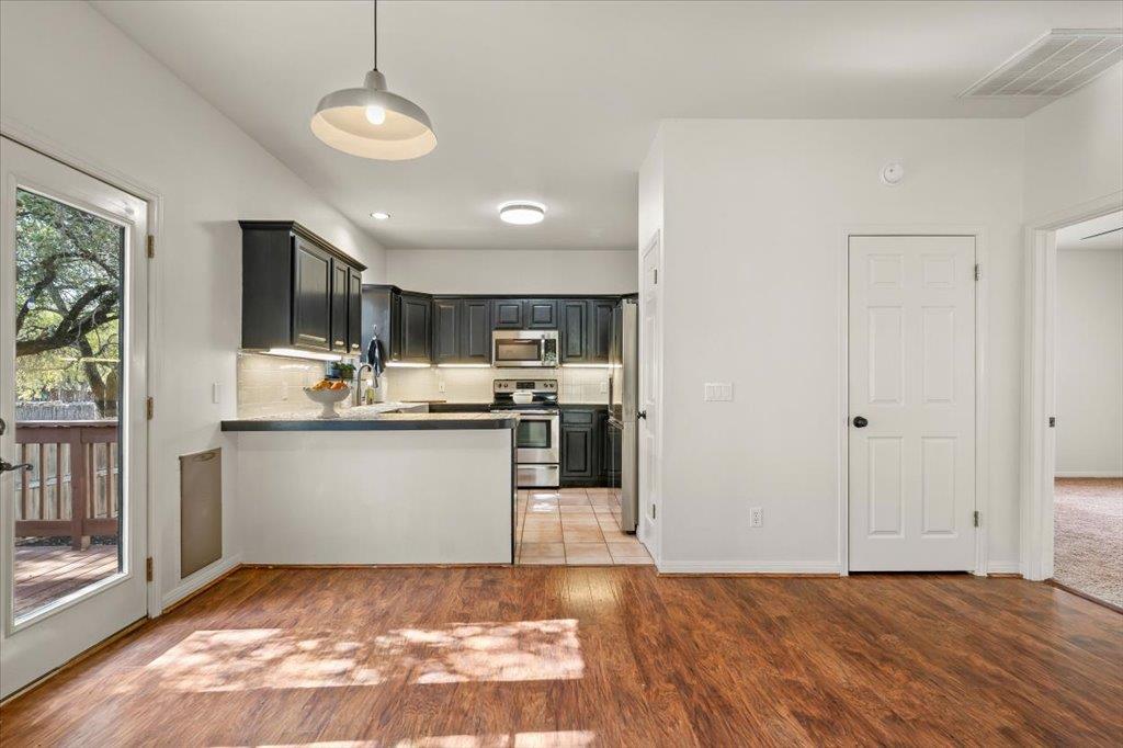 22000 Moffat Dr, Spicewood, TX 78669