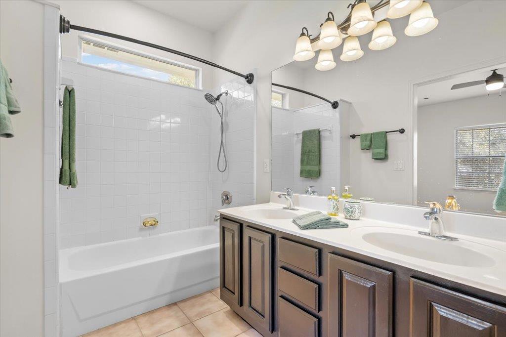 22000 Moffat Dr, Spicewood, TX 78669