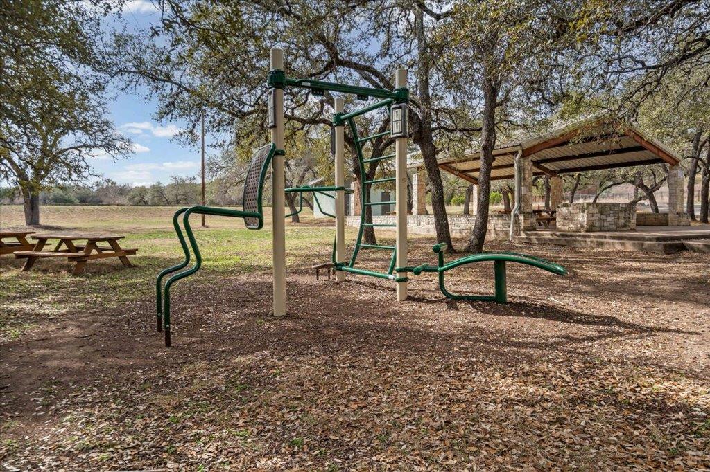 22000 Moffat Dr, Spicewood, TX 78669