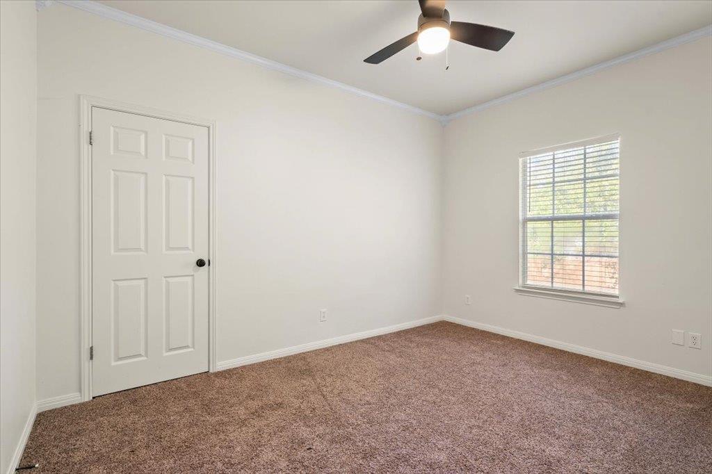 22000 Moffat Dr, Spicewood, TX 78669